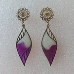 Brinco lilas e branco