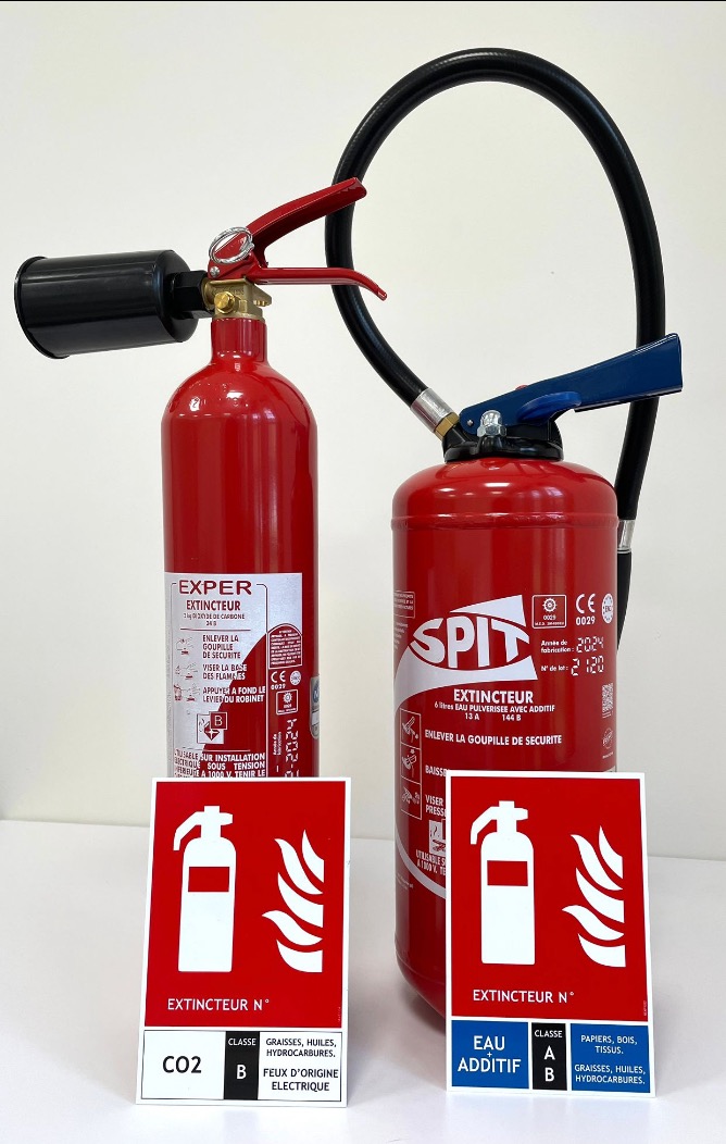 Pack extincteurs artisans/commerçants (signalétique et registre de sécurité compris)