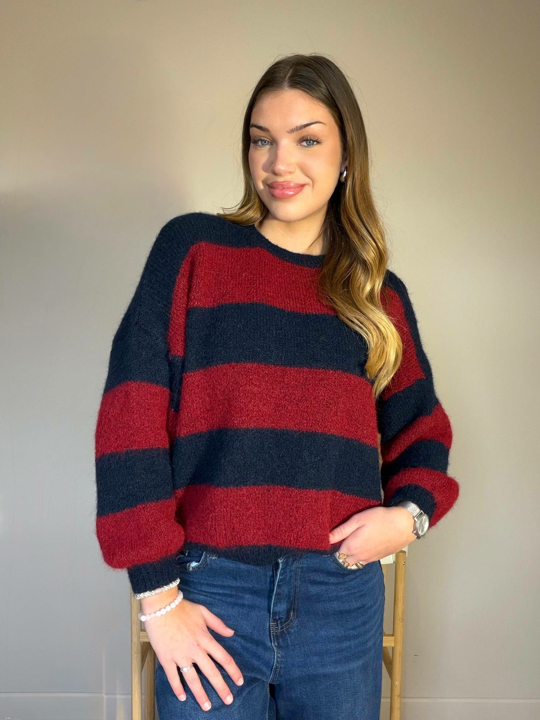 Pull Aby bleu marine et rouge