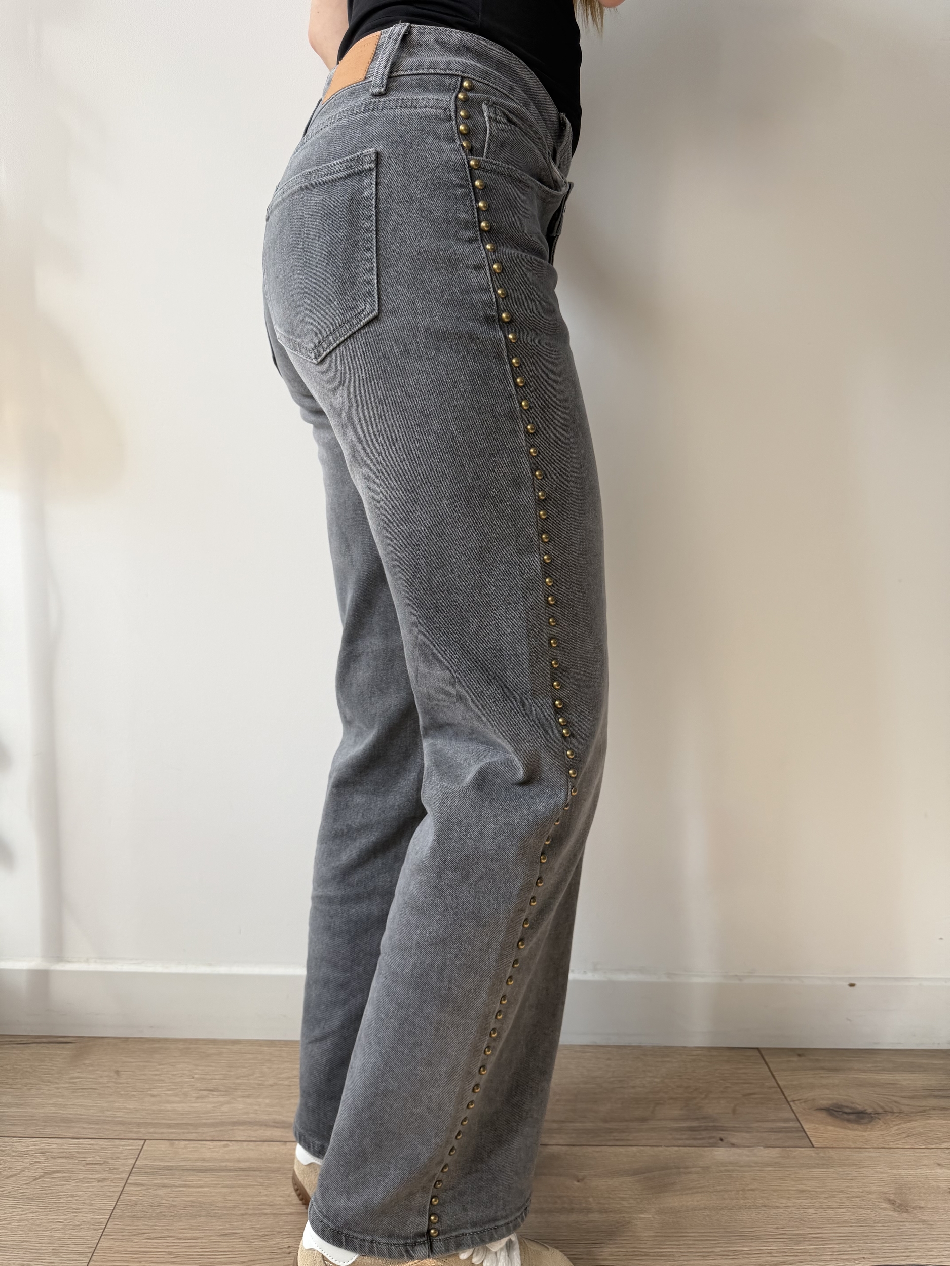 Jean clous gris