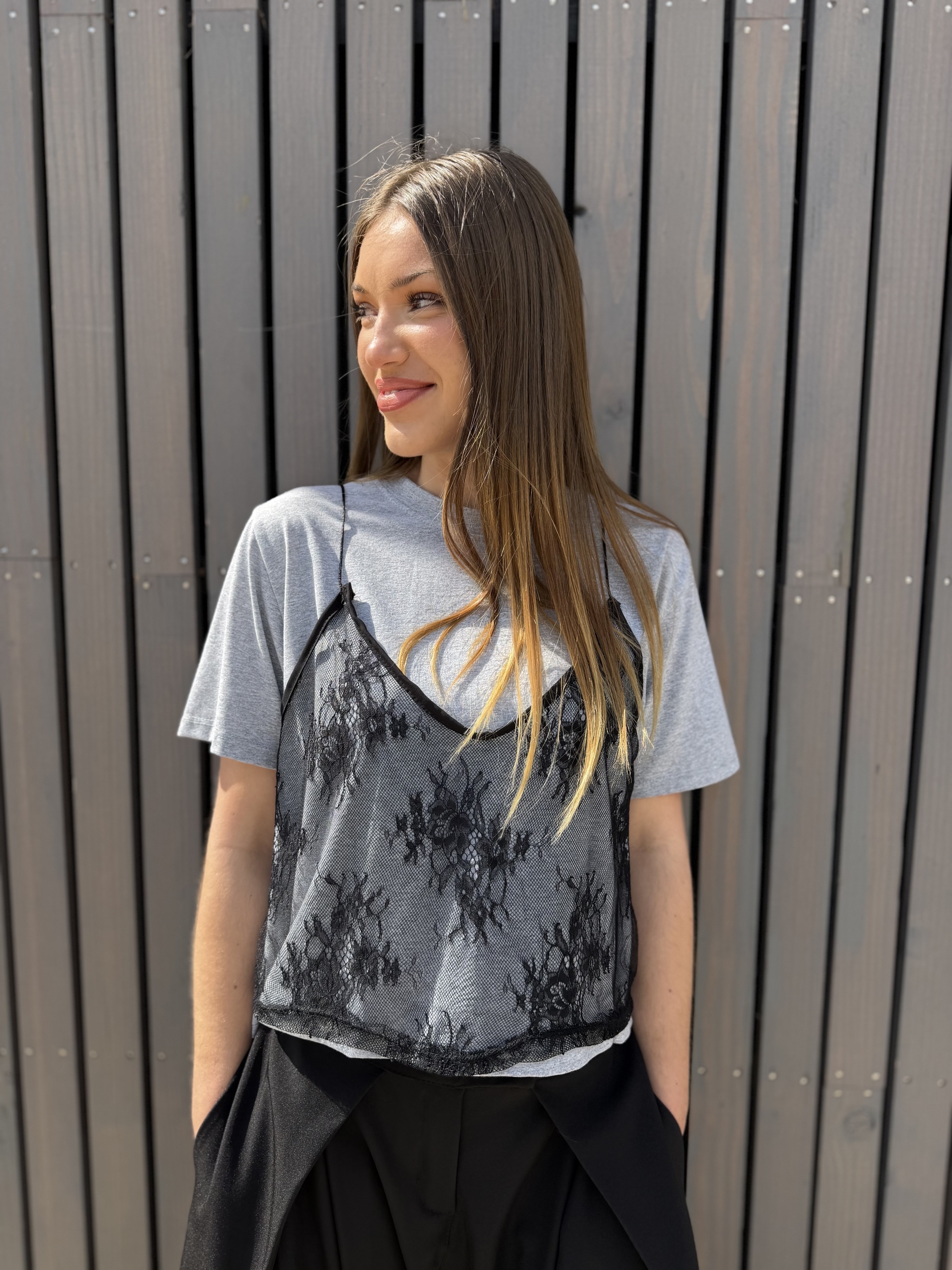 T-shirt top dentelle gris