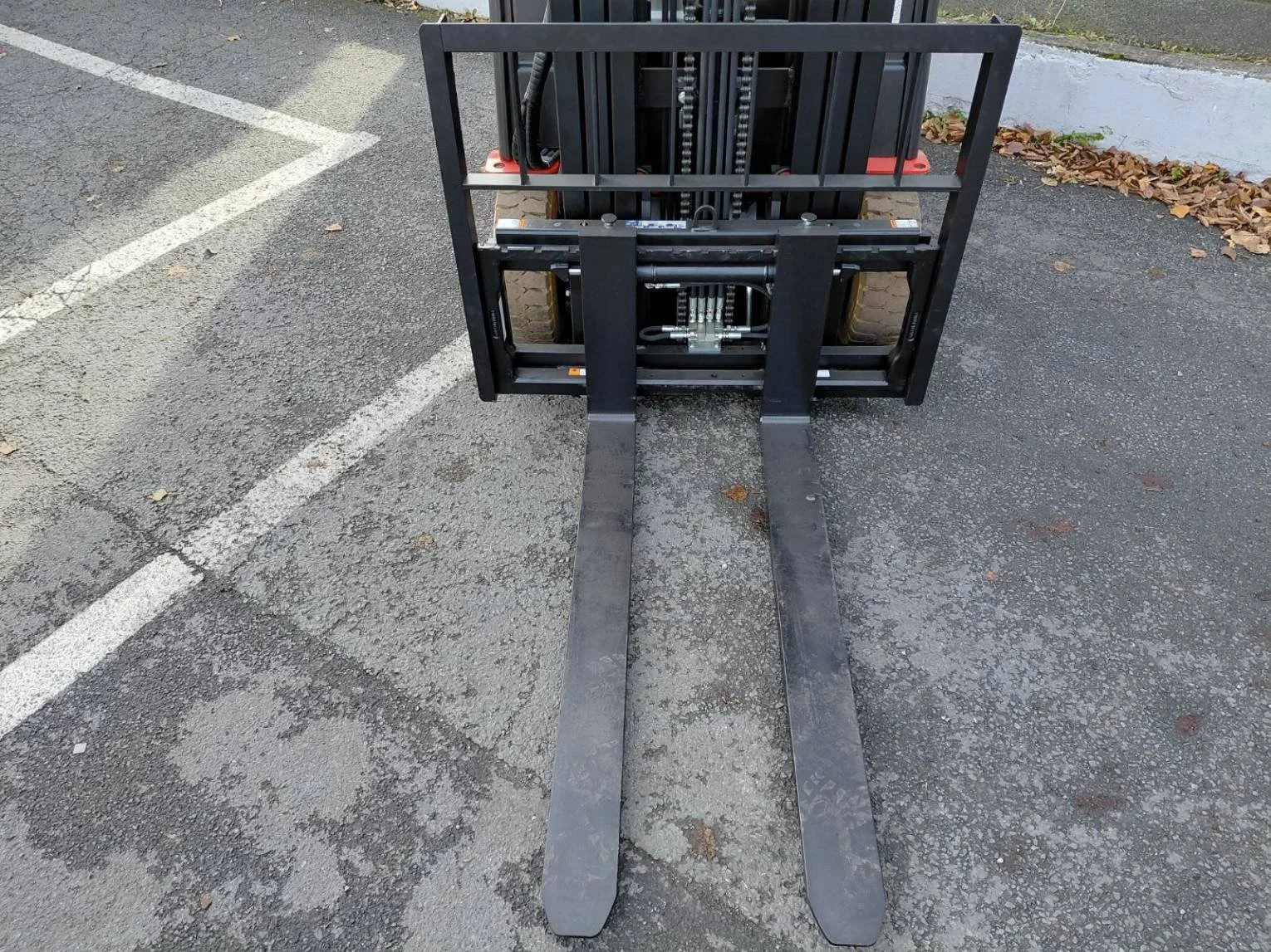 threeWheelCounterbalancedForklift-N14897-eilx1_20251104_12281212