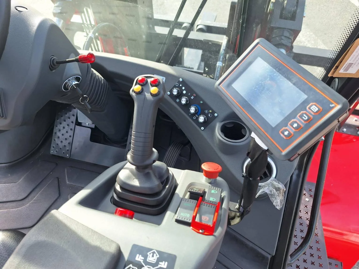 fourWheelCounterbalancedForklift-N12641-dkrpo_20231017_15514545