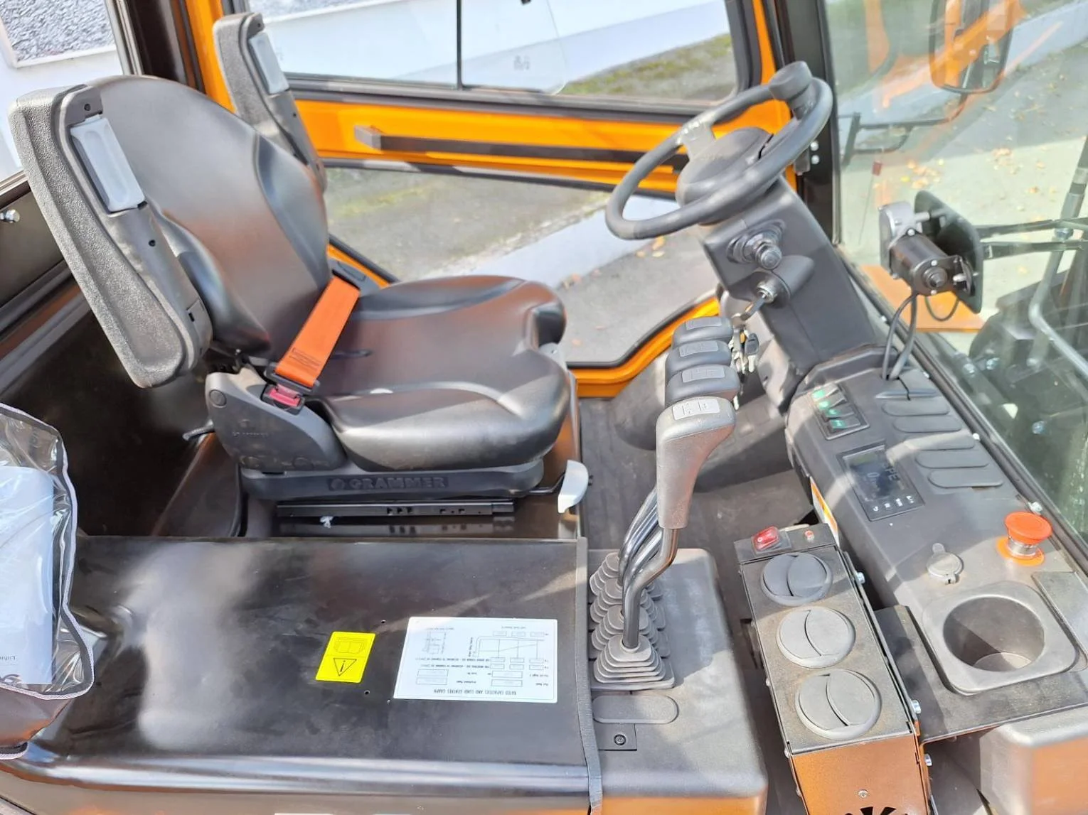 allTerrainForklift-N14014-z8147_20240927_1131088
