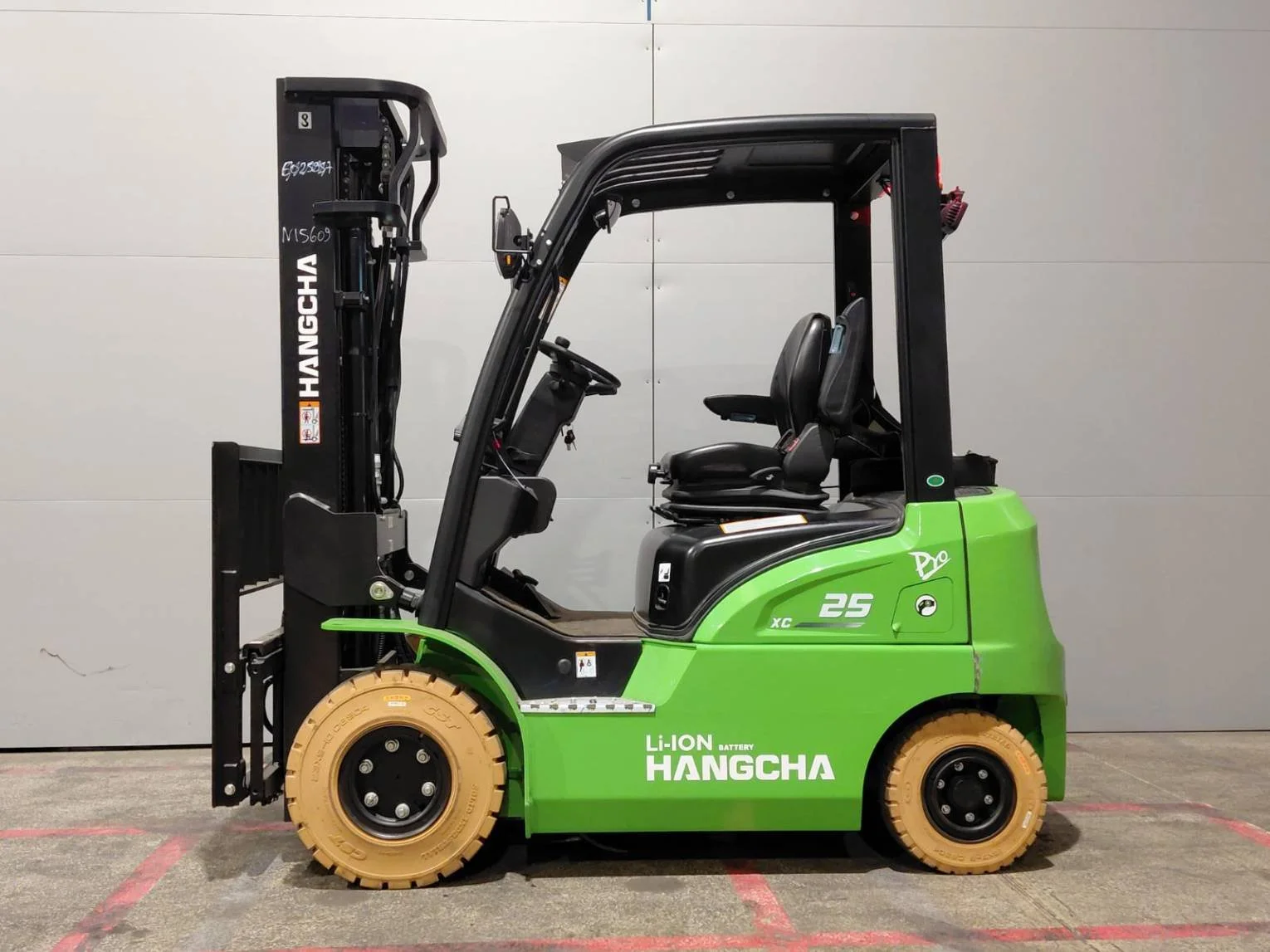 electricForklift-N15609-lkv2a_20260210_1123033