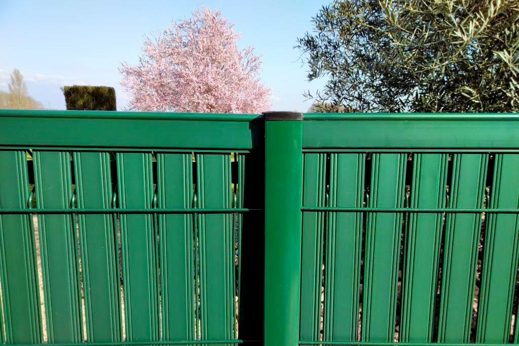 cloture-de-jardin-vert-zoom