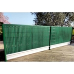 cloture-de-jardin-vert-avec-brise-vue-et-profil-de-finition-anodise-et-souba