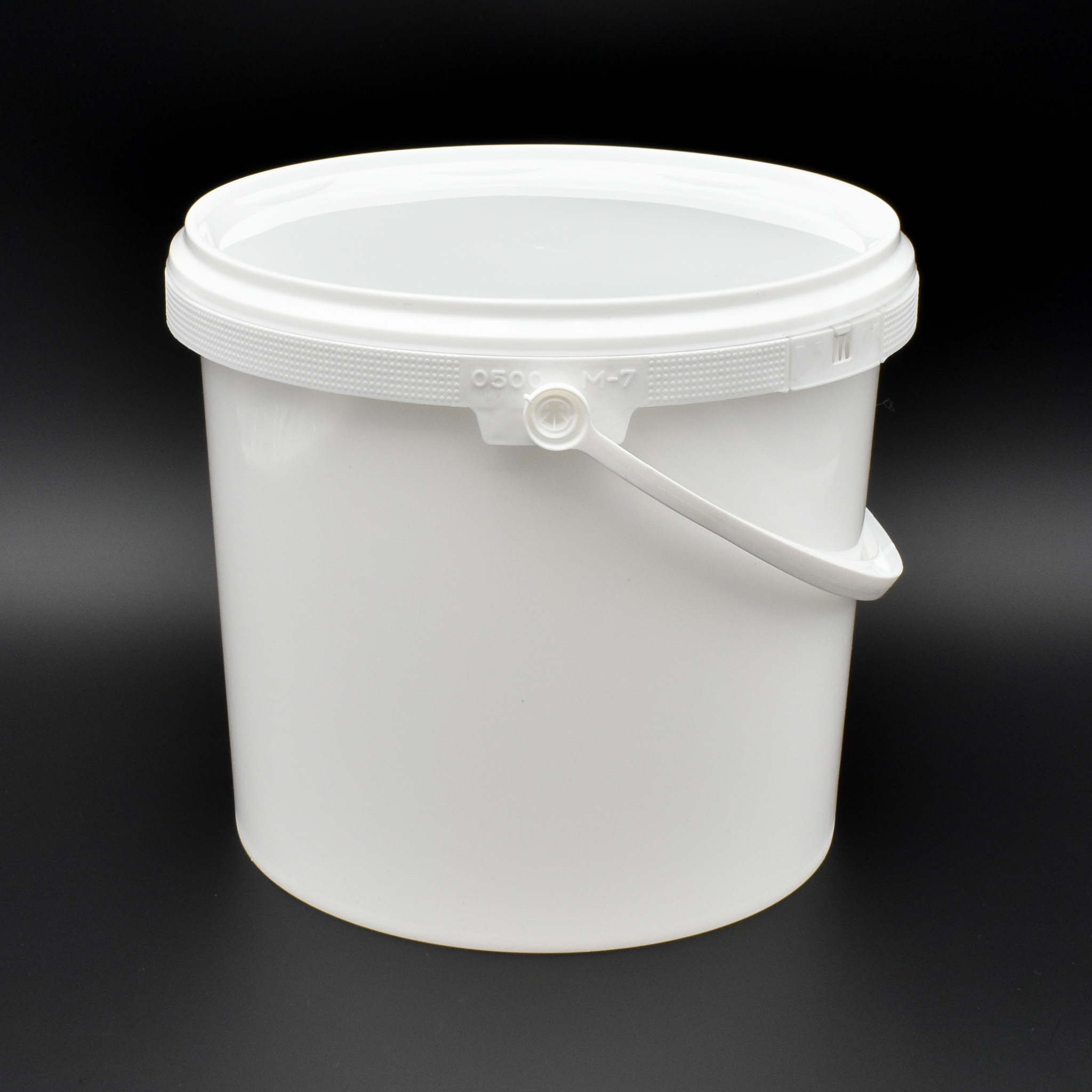seau-plastique-5l-11594-topflacon