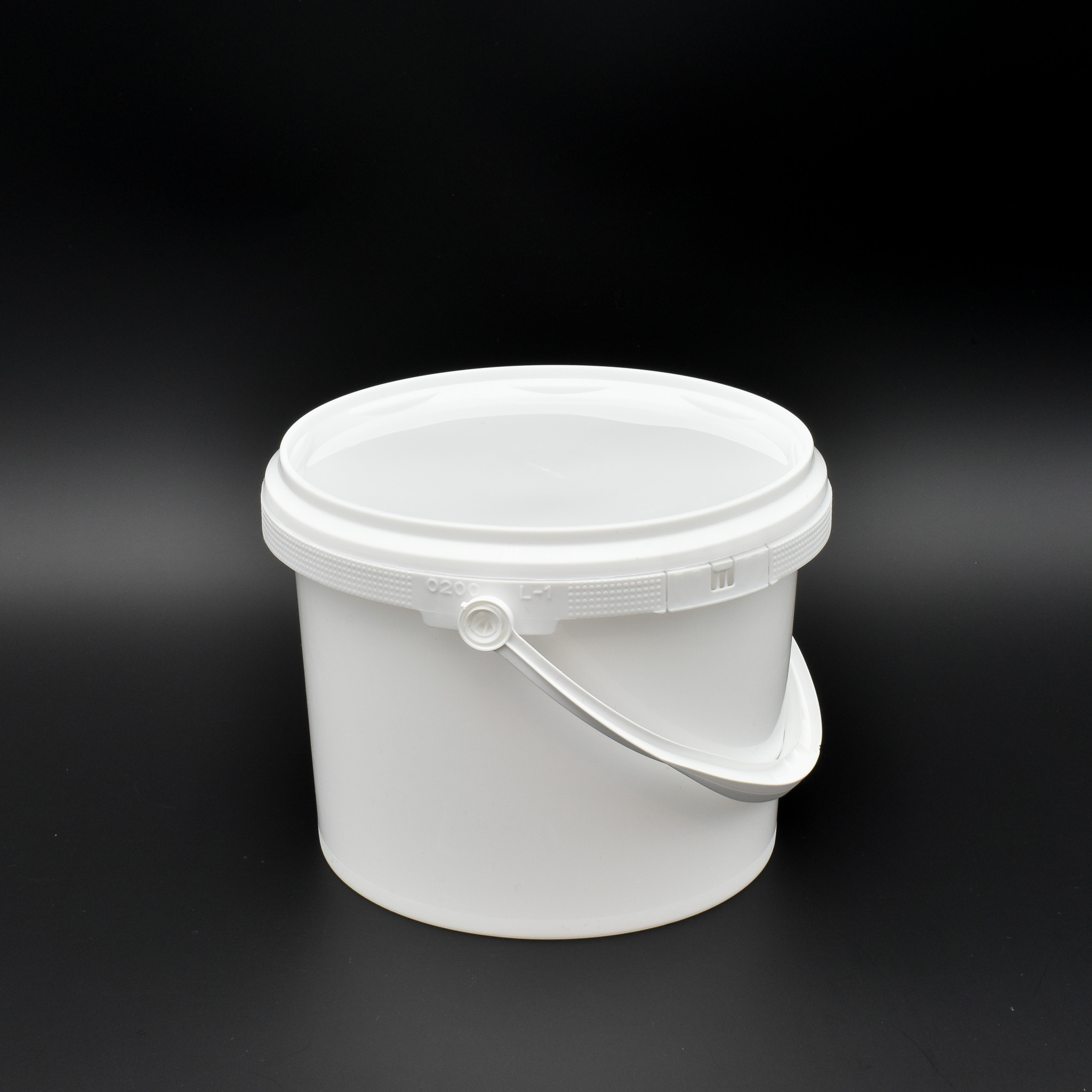 seau-plastique-2l-13063-topflacon