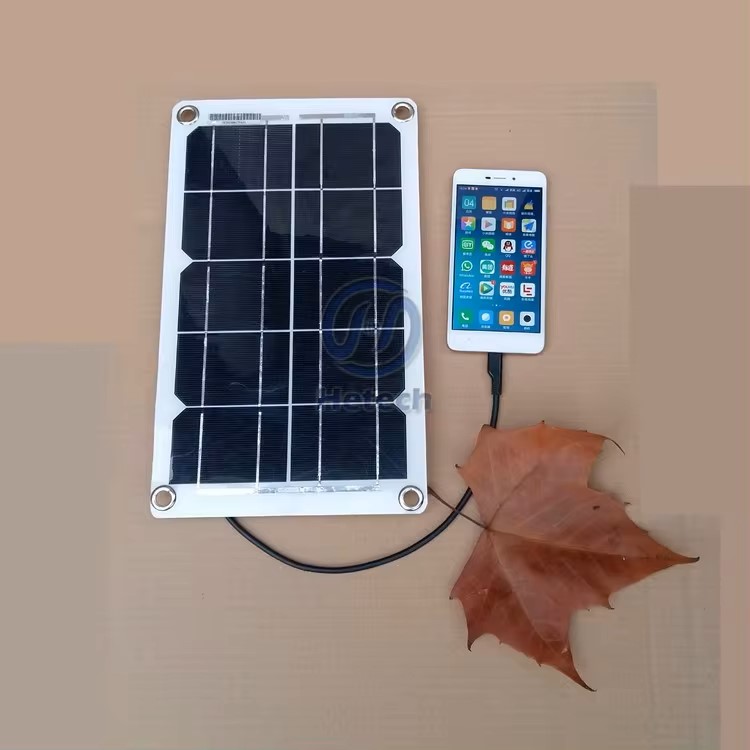 panneau branché avec iphone   feuille