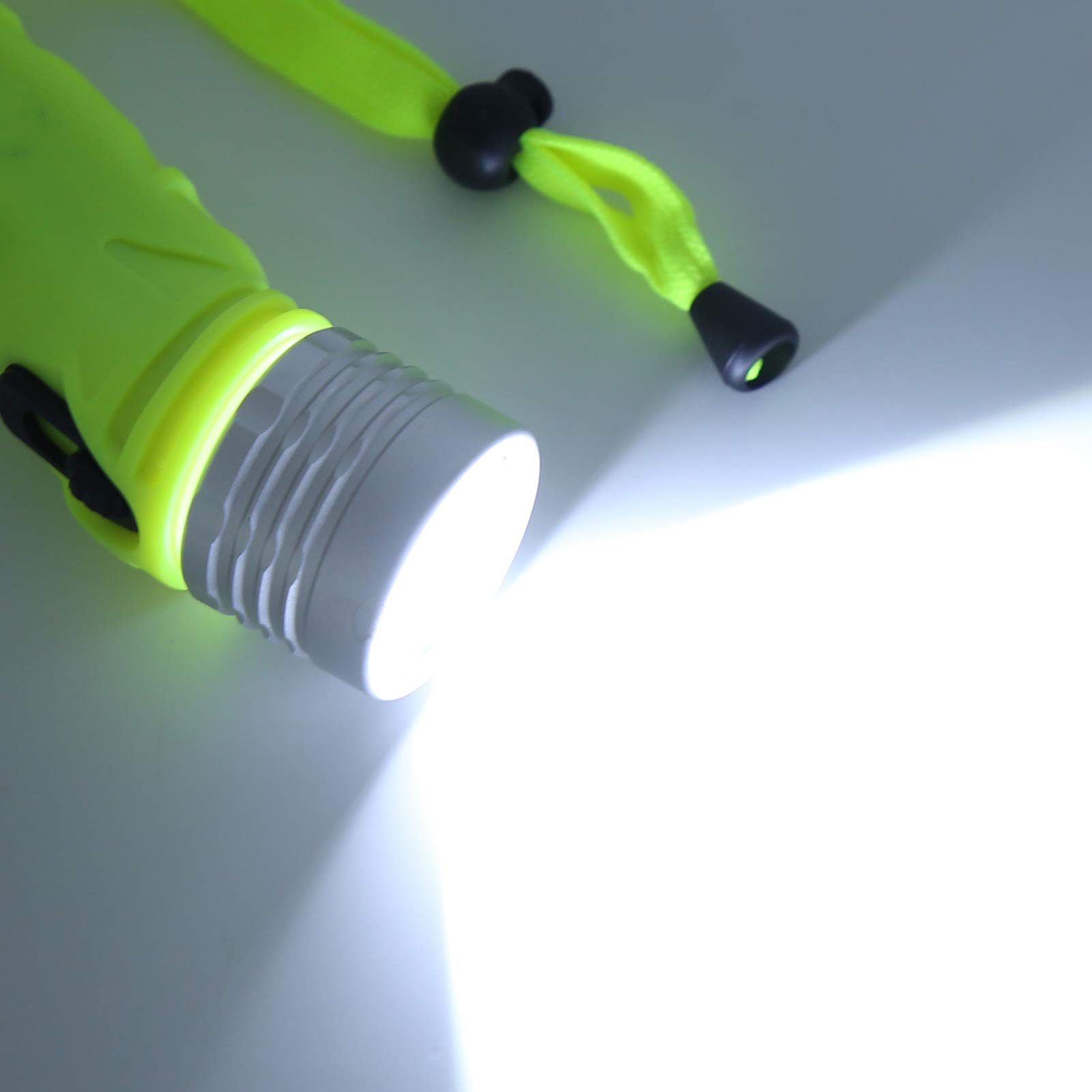 puissant faisceau lampe torche led sous marine étanche