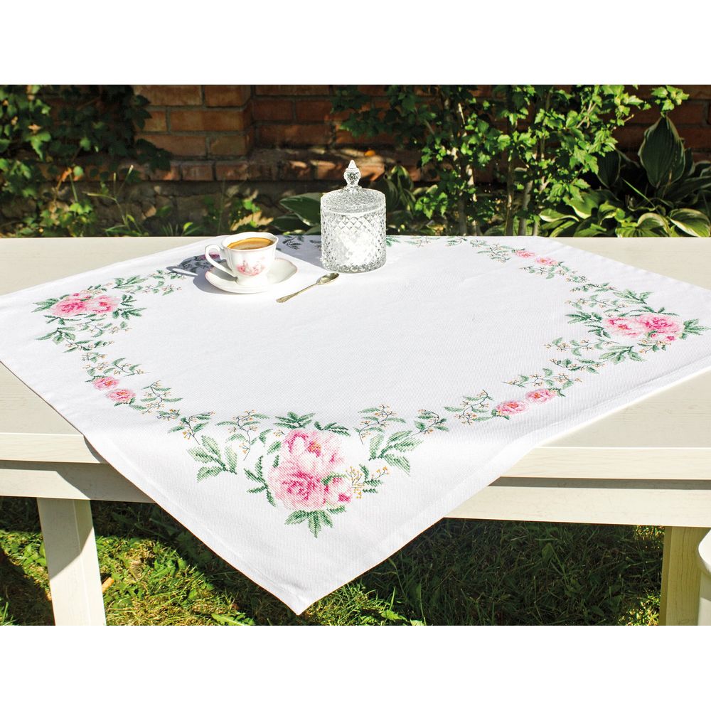 Nappe à broder  Fleurs de pivoines  FM008  Luca-S