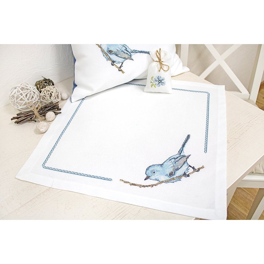 Nappe à broder  Oiseau bleu  FM017  Luca-S