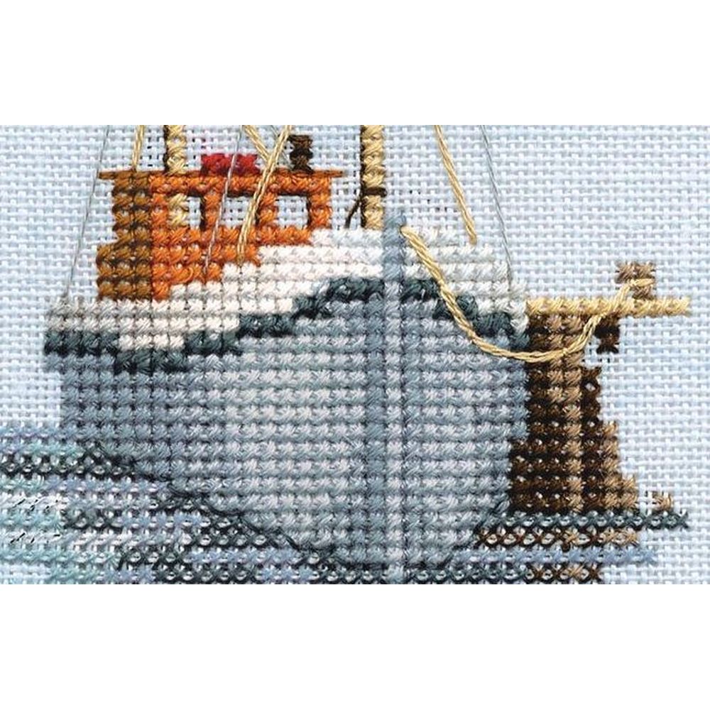 Bothy Threads MIN02 - bateau de pêche - Fishing-Boat-kit point de croix compté - La Brodeuse - 2