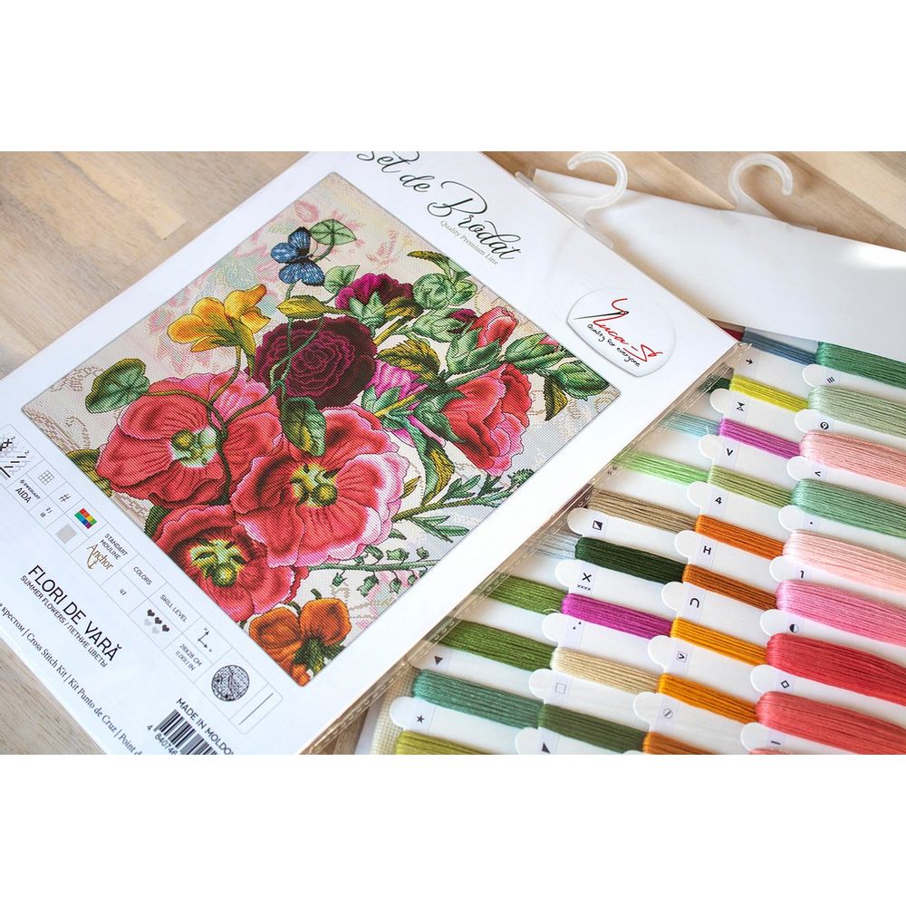 Luca-S B2366  kit point de croix compté  fleurs dété  4