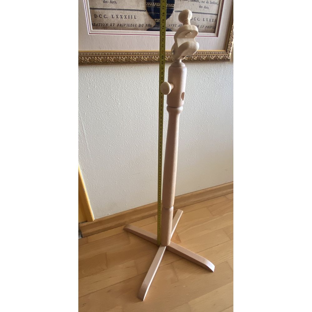 Nurger 190-2  Le support à broder à pattes  3