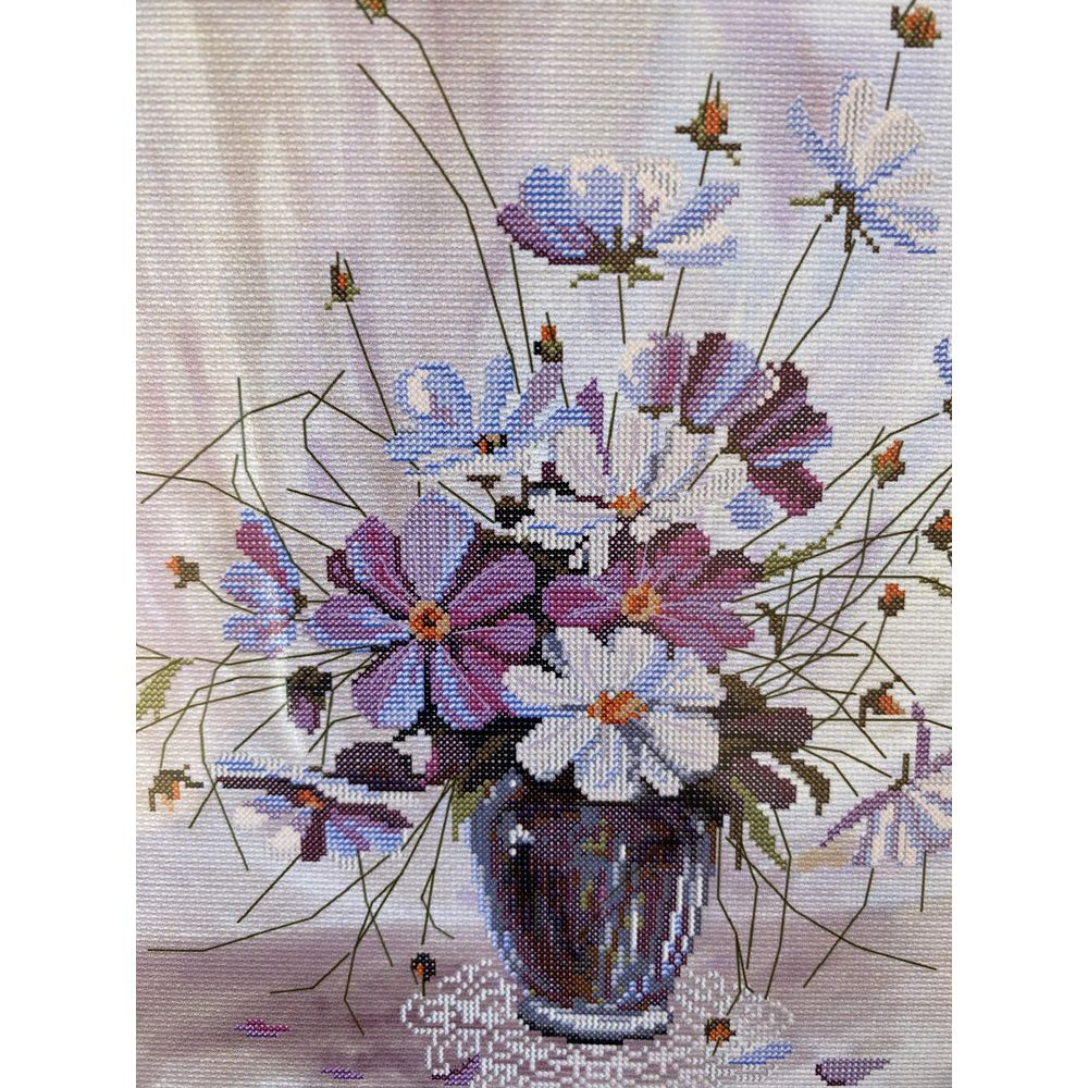 Nova Sloboda CP2054  kit point croix  Fleurs dans un vase  1