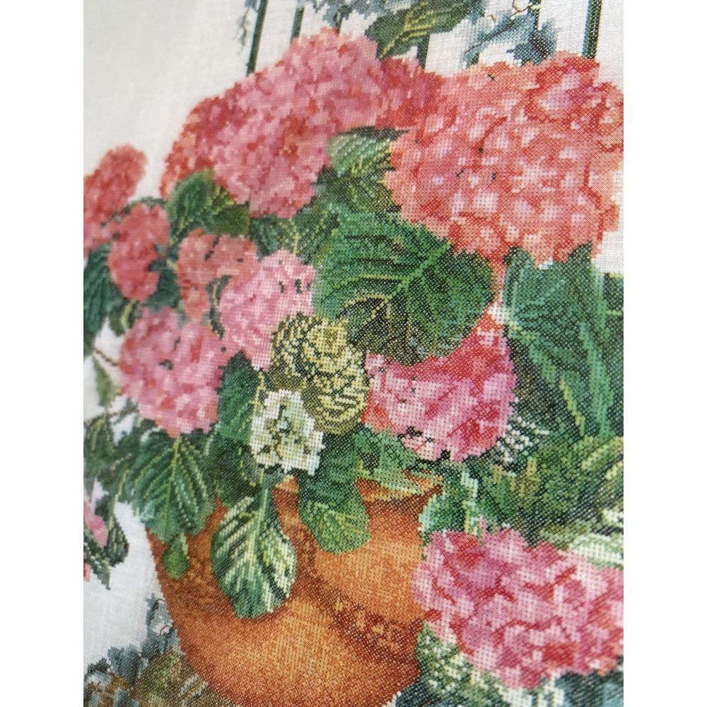 Thea Gouverneur  2036  kit point croix  Hortensia  1