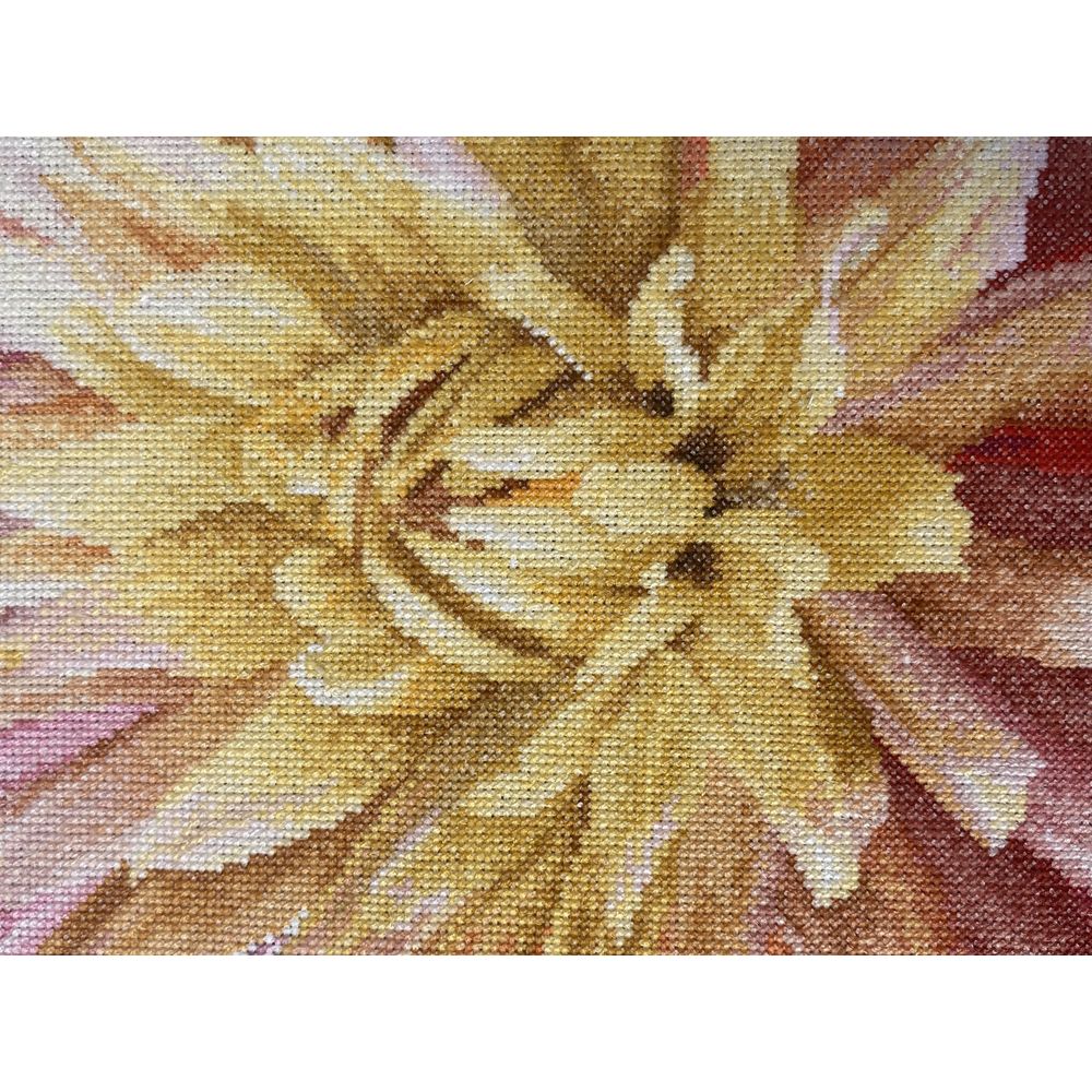 Thea Gouverneur 441  kit point croix compté  Dahlia  4