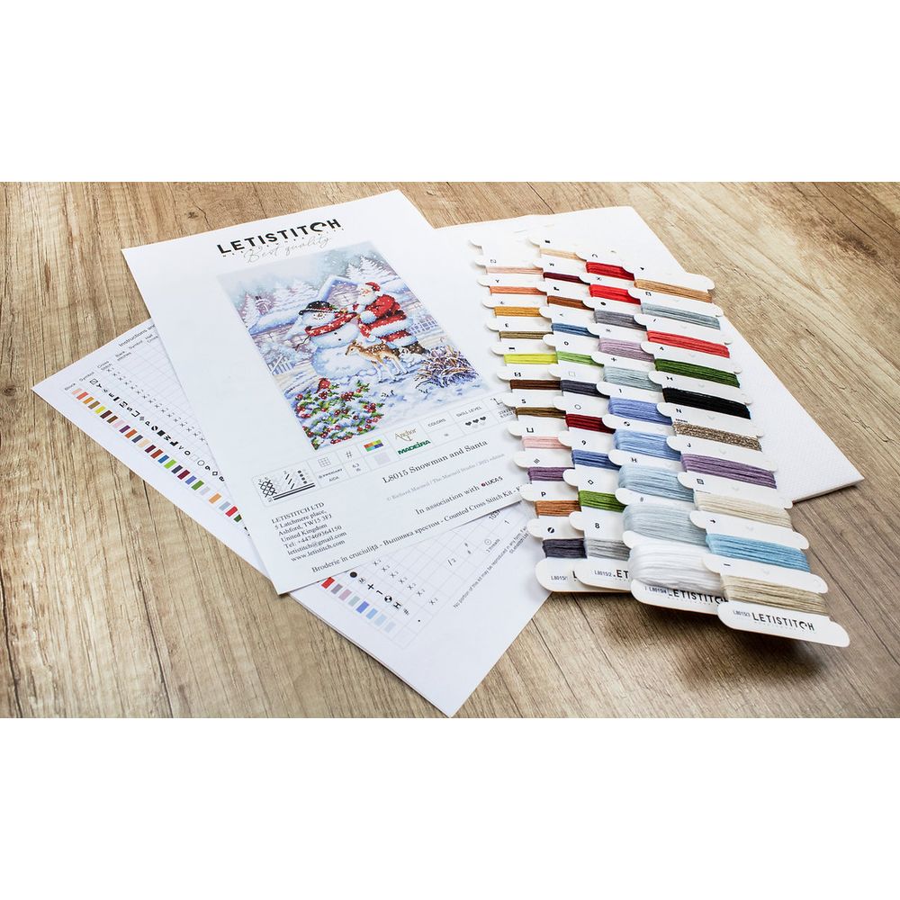 Letistitch 8015  kit point de croix détaillé  Bonhomme de neige  pére Noël