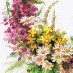 Riolis 1456  kit point de croix compté  couronne de fleurs des champs  3