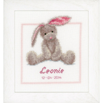 Petit Lapin Tableau de Naissance (version rose) - Vervaco PN-0144493 - Kit broderie point de croix sur www.la-brodeuse.com