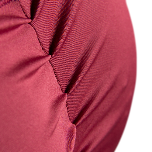 kaycee-tight-burgundy-red-sfeer-beeld-sfeebeelden