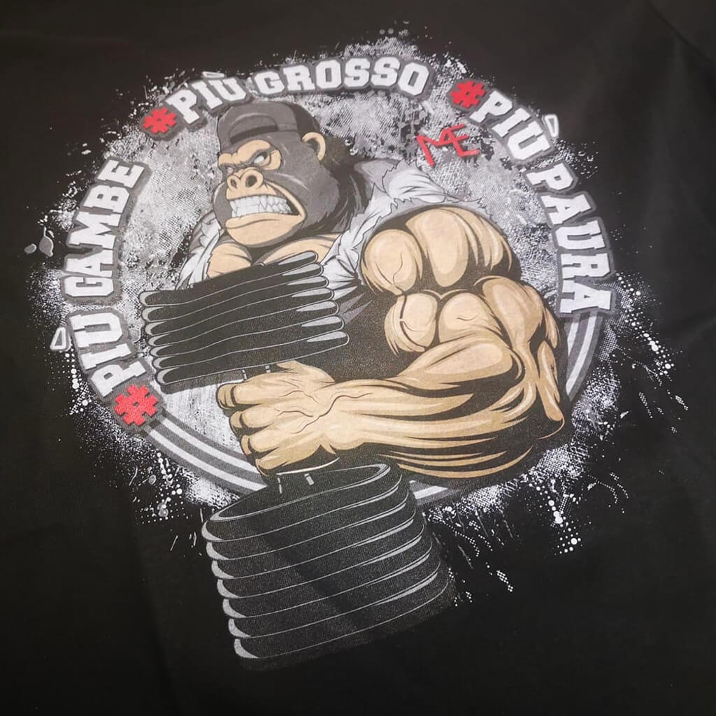 PIU-GAMBE-PIU-GROSSO-PIU-PAURA-T-SHIRT1