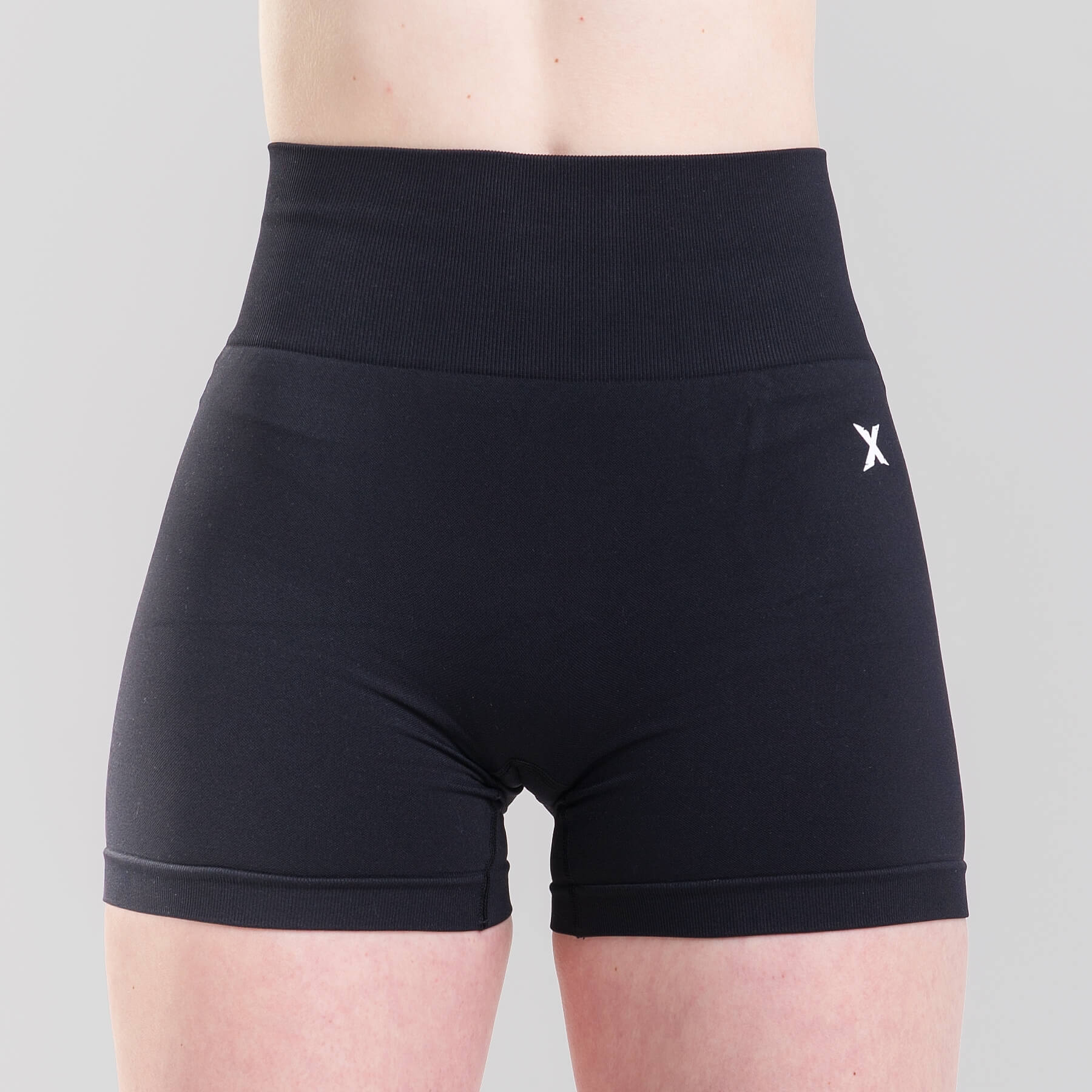 MNX-SHORTS-SOPHY-BLACK-1