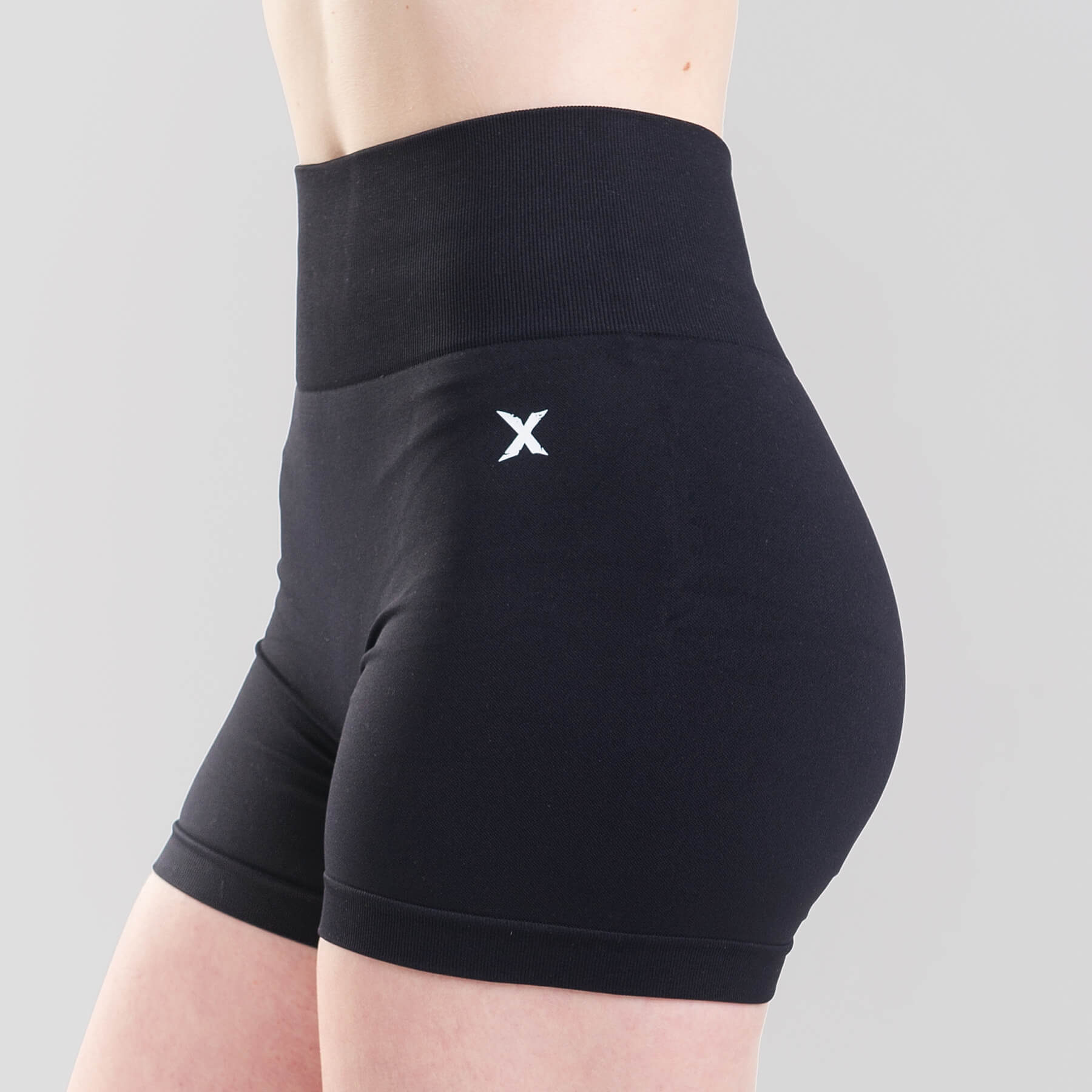 MNX-SHORTS-SOPHY-BLACK