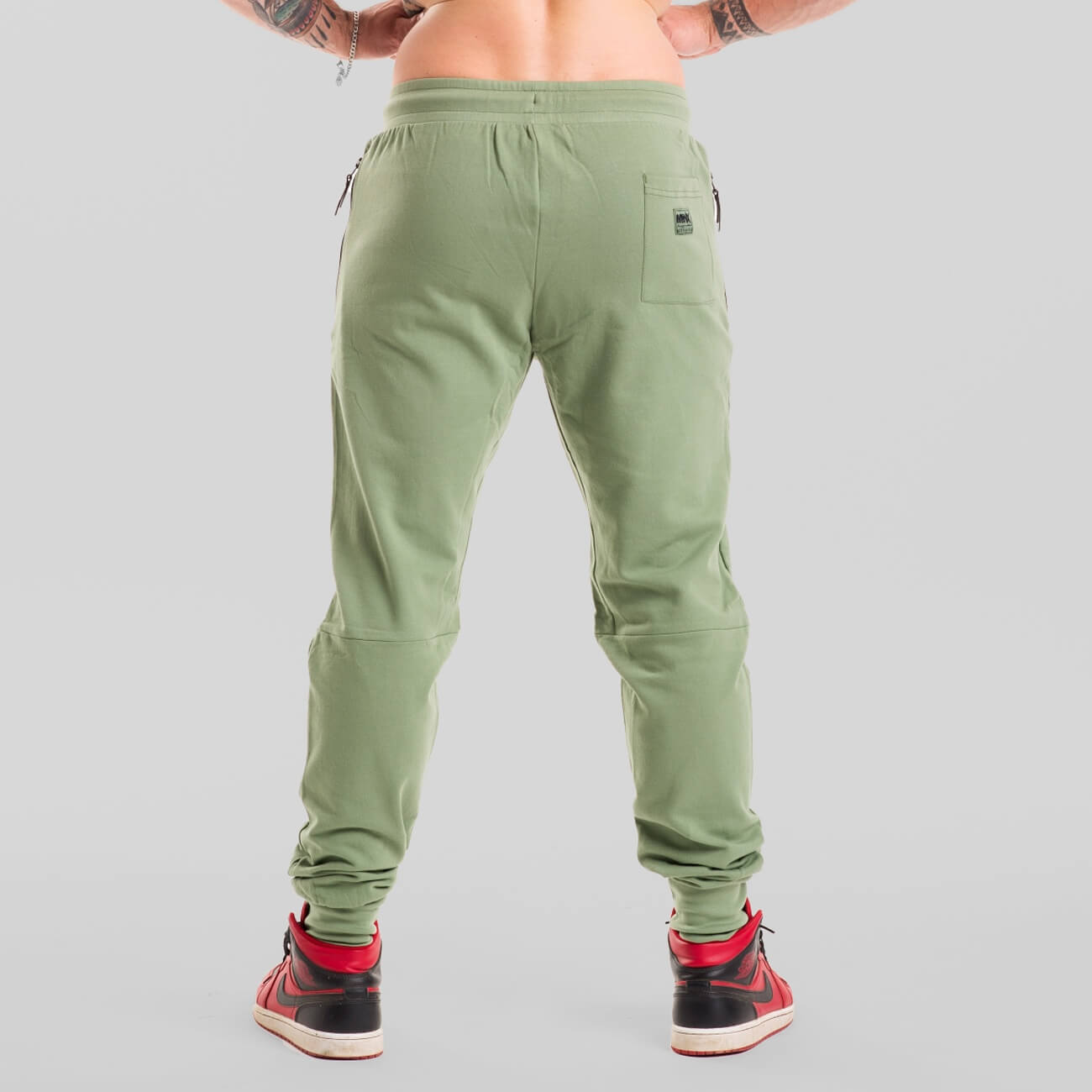 AESTHETIC-JOGGER-PANTS-GREEN-2