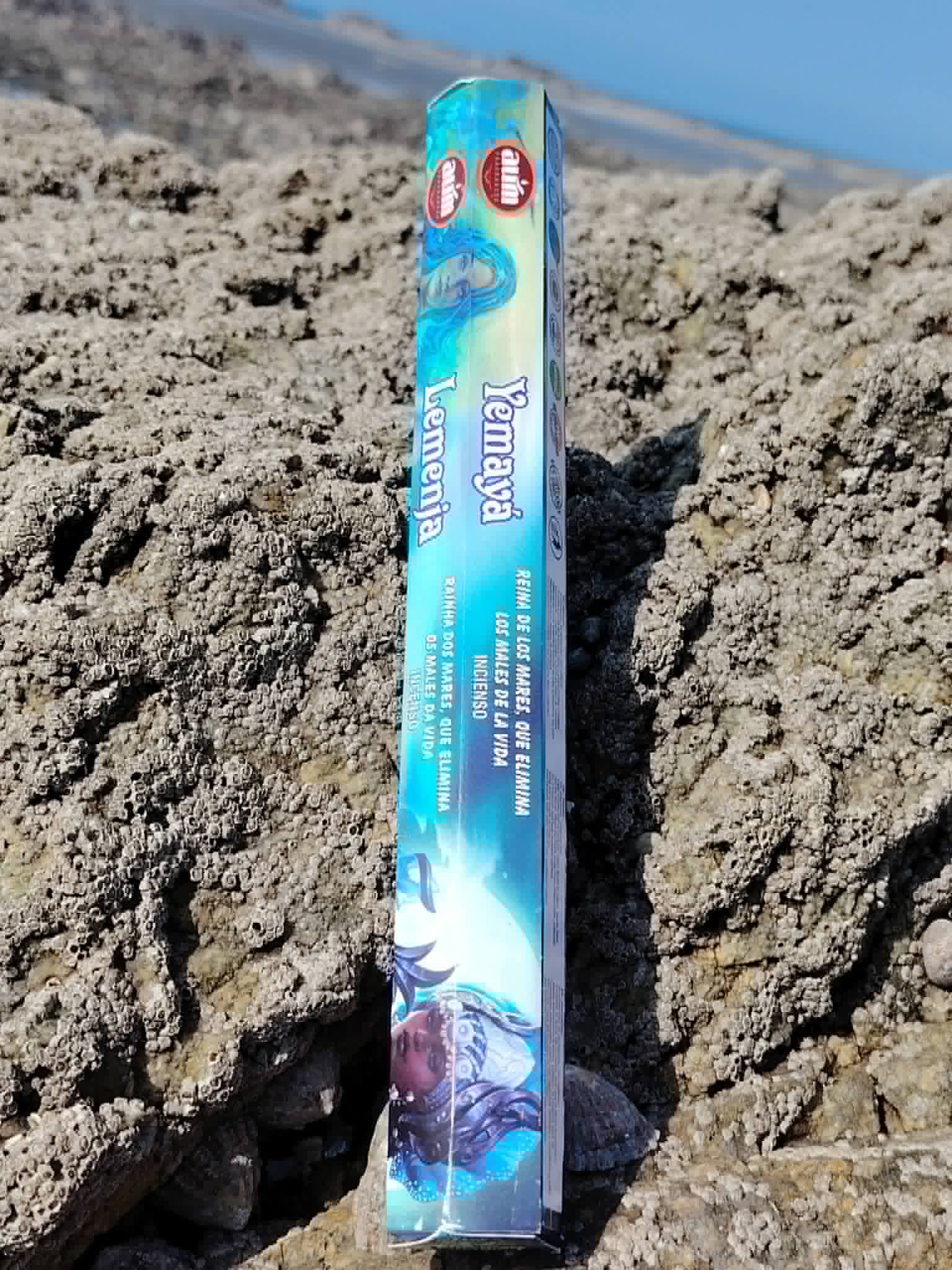 Encens AUM Yemayá Iemanjá reine des mers, boîte bleue à l’univers marin pour relaxation et purification douce.