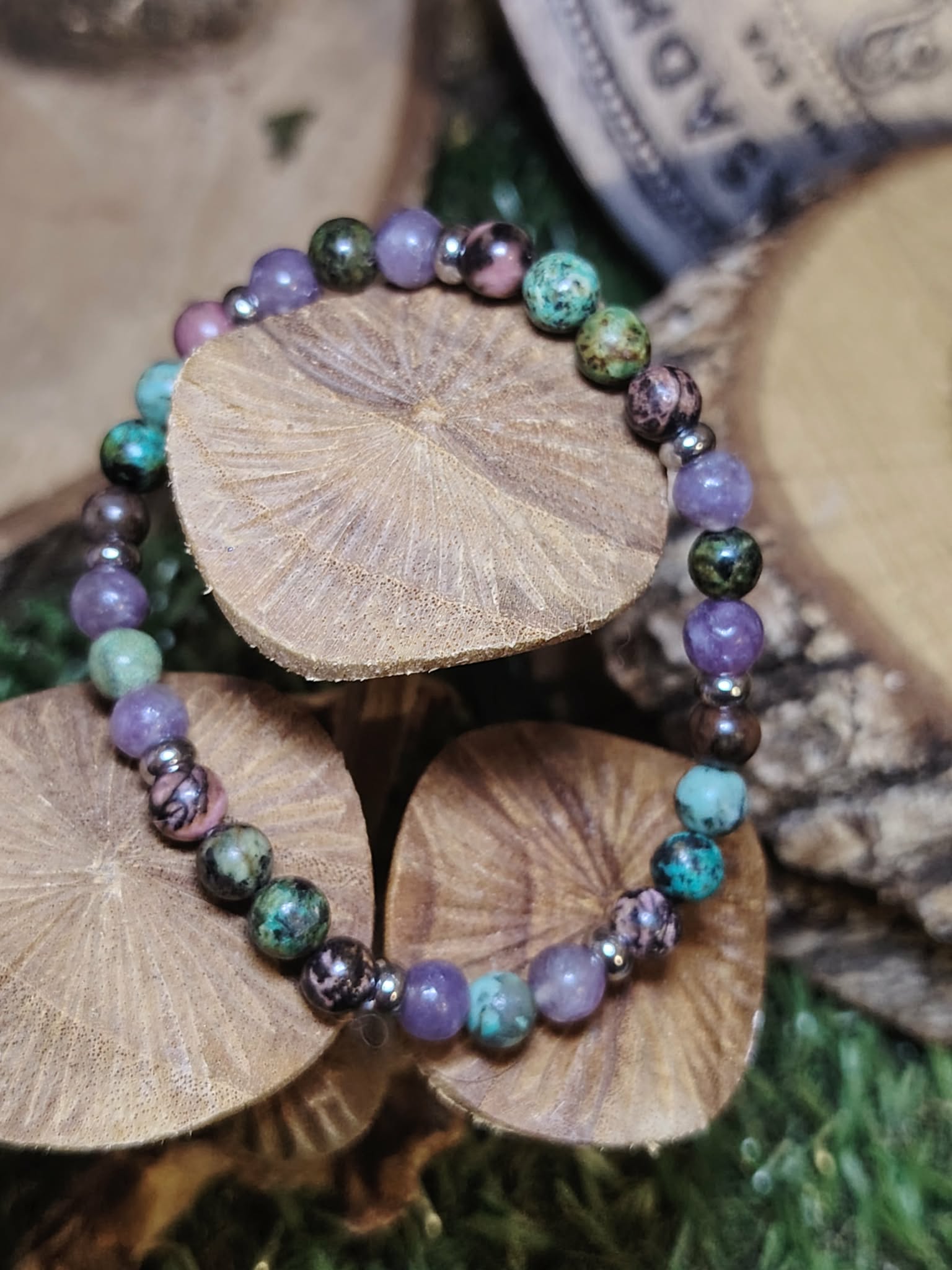 Création bracelet équilibre émotionnel Magic Gaïa, pierres 6 mm aux couleurs tendres pour stabilité affective et retour au calme.