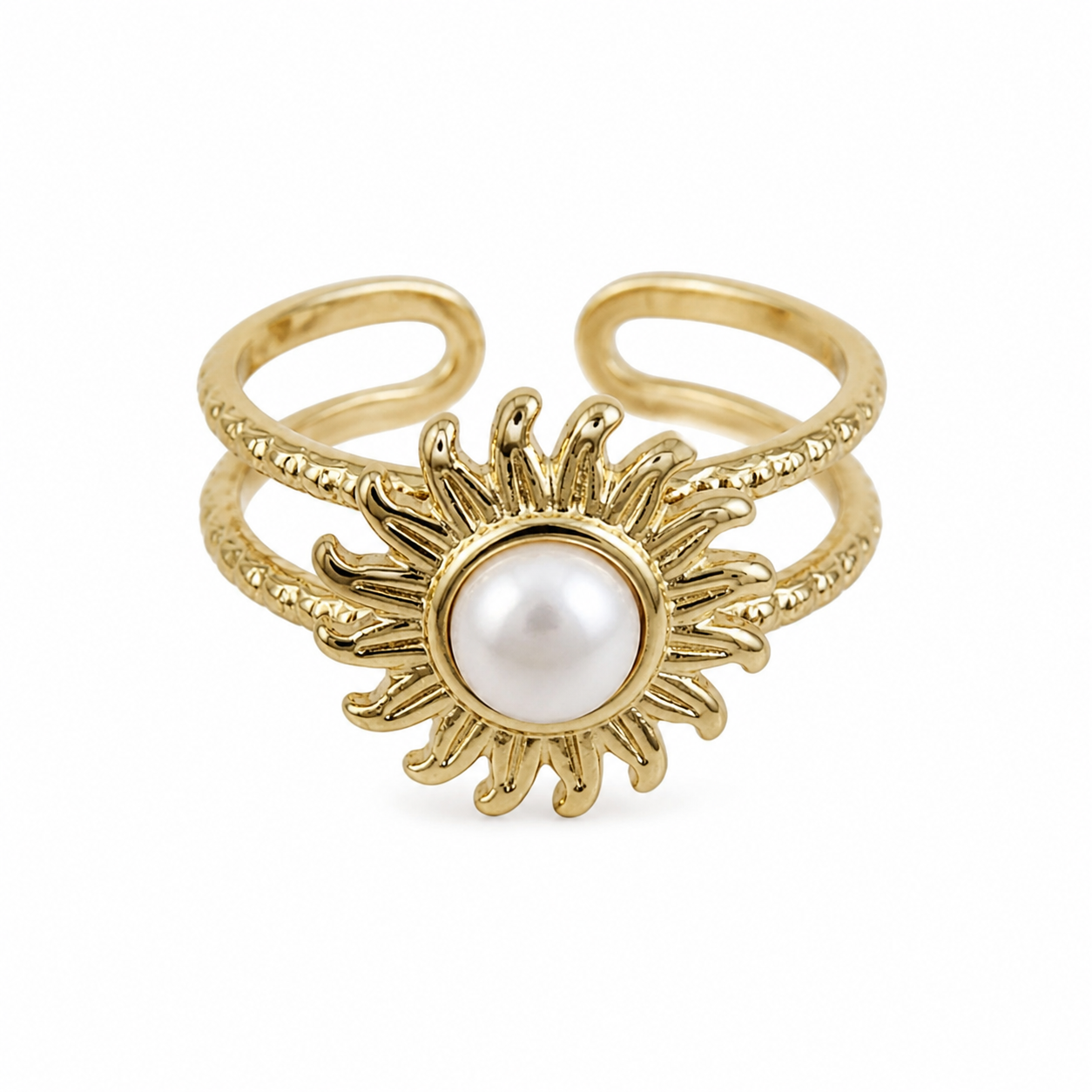 Bague ajustable motif soleil détourée sur fond blanc, double anneau doré et centre blanc nacré élégant.