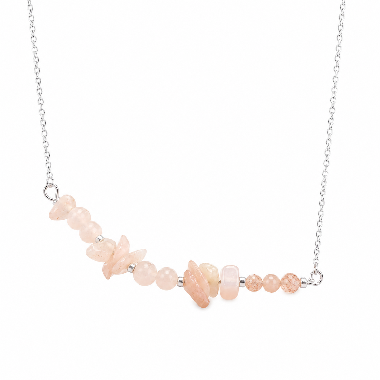 Collier pierre de soleil création Magic Gaïa détouré sur fond blanc, pierres pêche orangées et chaîne acier inoxydable.