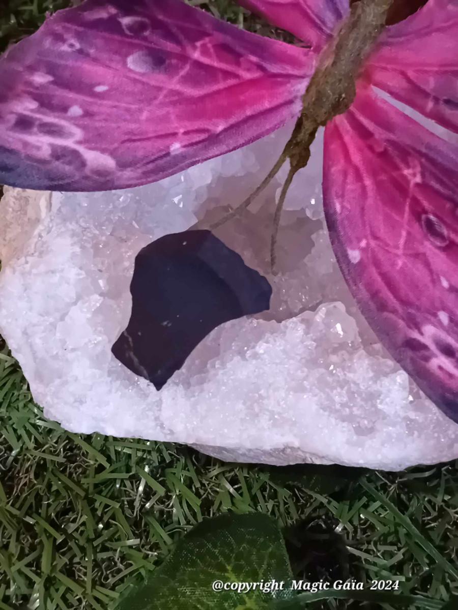 Shungite-Magic-Gaia-zoom