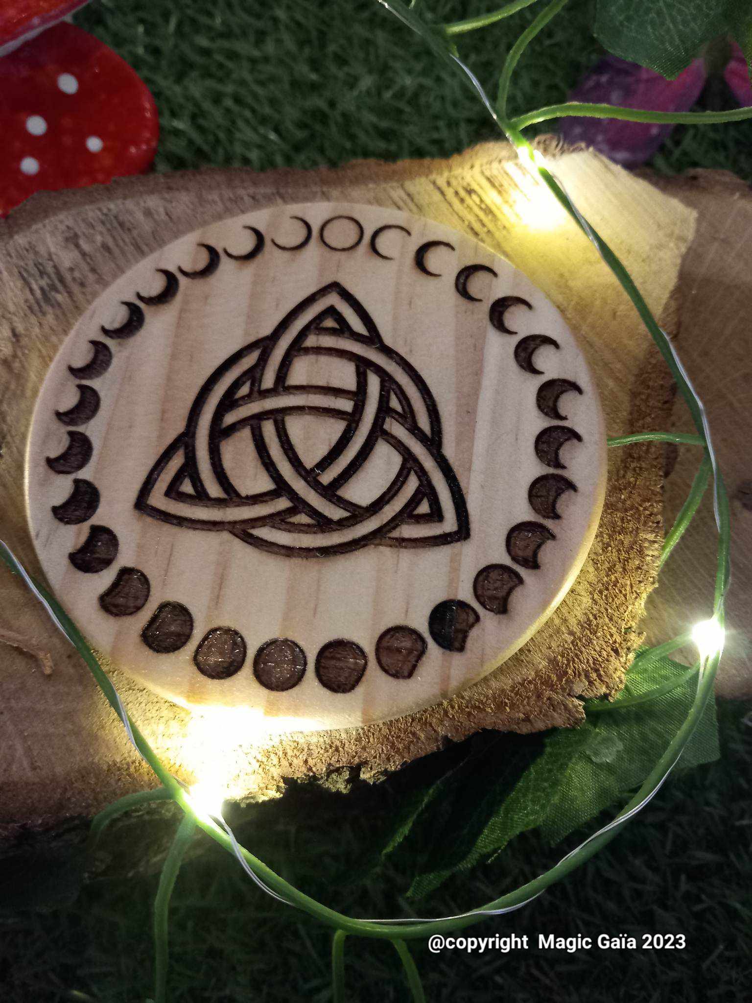Plateau protection-triquetra-et-ses-phases-lunaires-Magic-Gaia-(3)