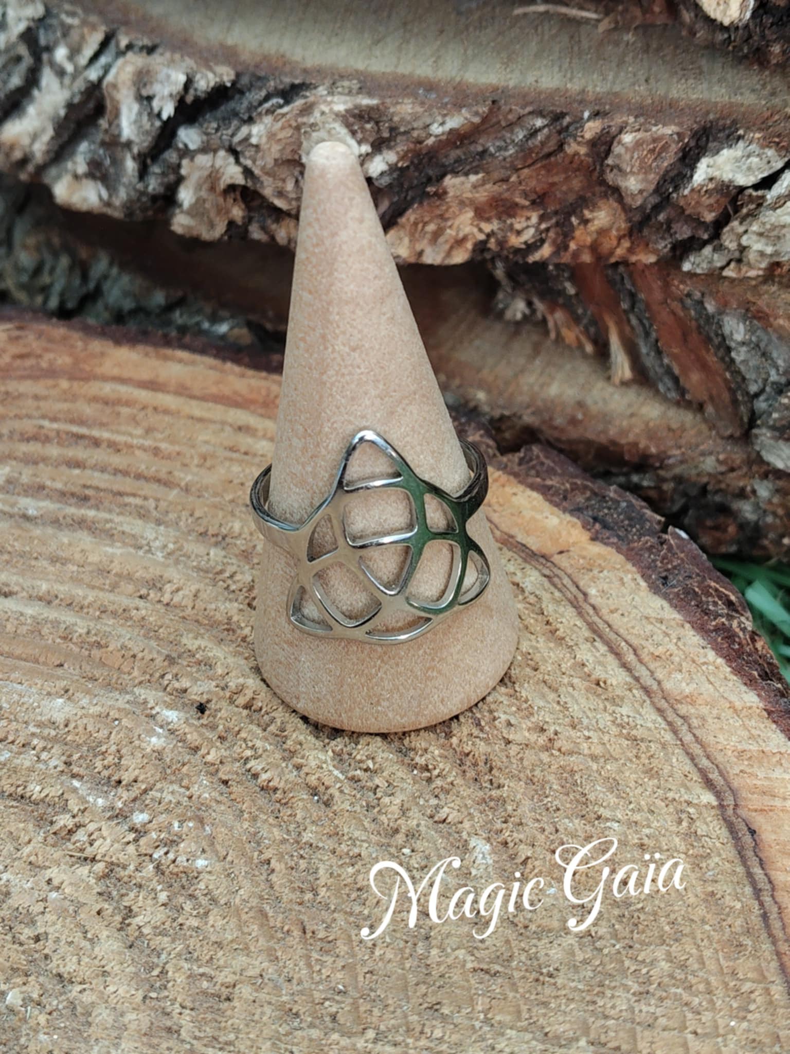 bague triquetra acier inoxydable celtics connexion spirituelle bijou ésotérique harmonie protection symbole ancien ésotérisme magic gaia