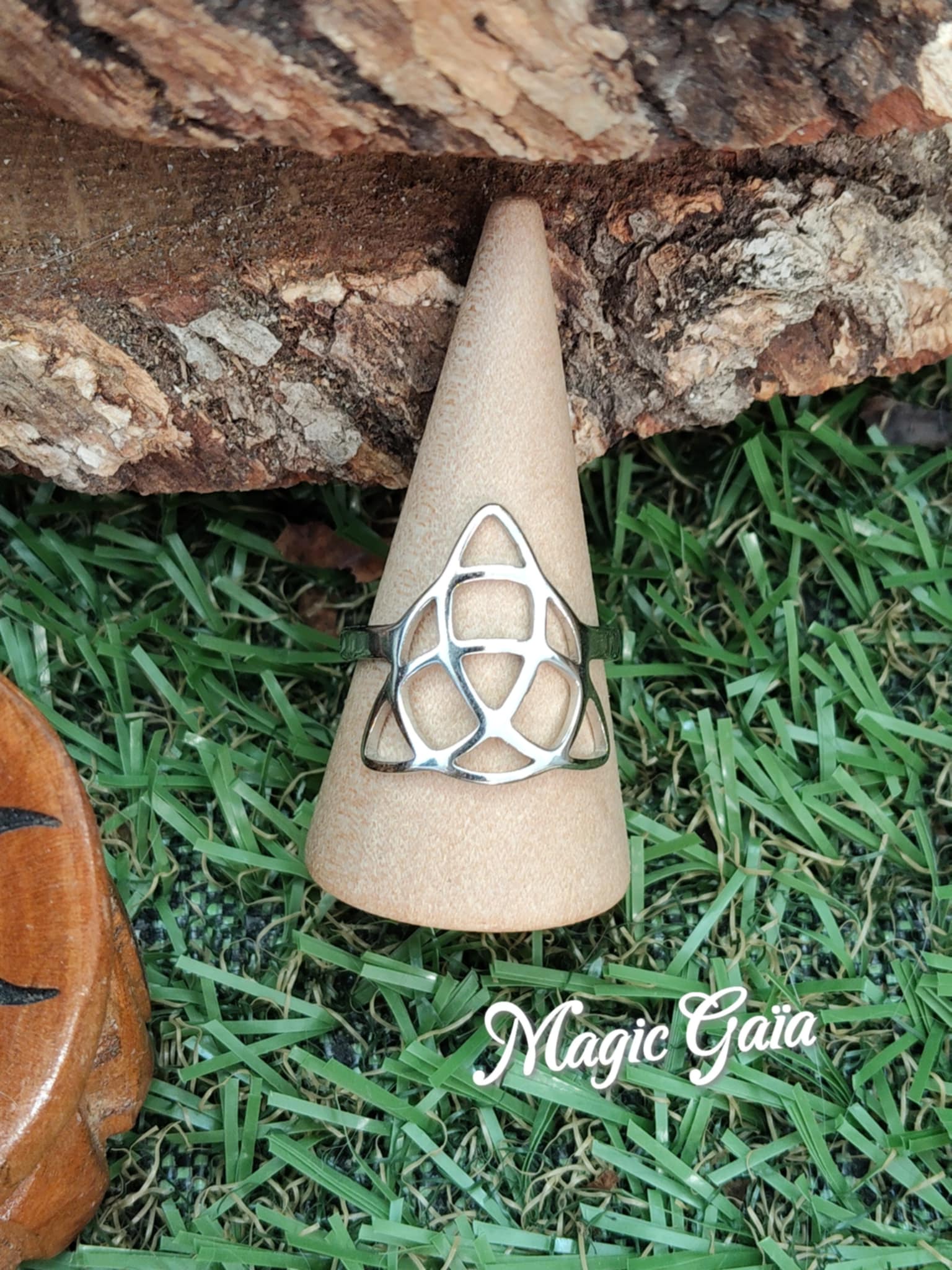 bague triquetra acier inoxydable celtics connexion spirituelle bijou ésotérique harmonie protection symbole ancien ésotérisme magic gaia