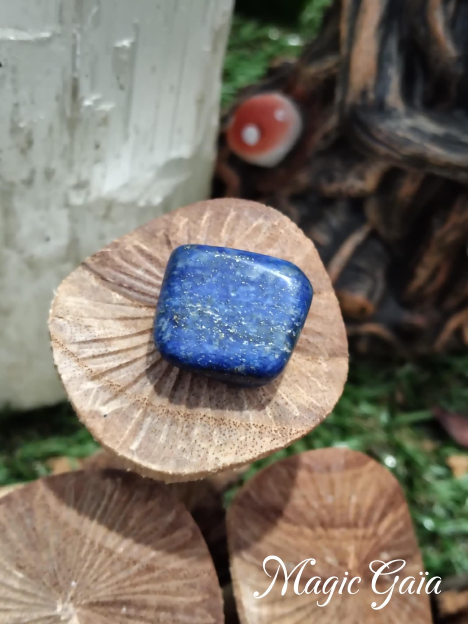 lapis lazuli pierre couleur bleue confiance en soi sérénité  bienfait lithothérapie vertus magic gaia