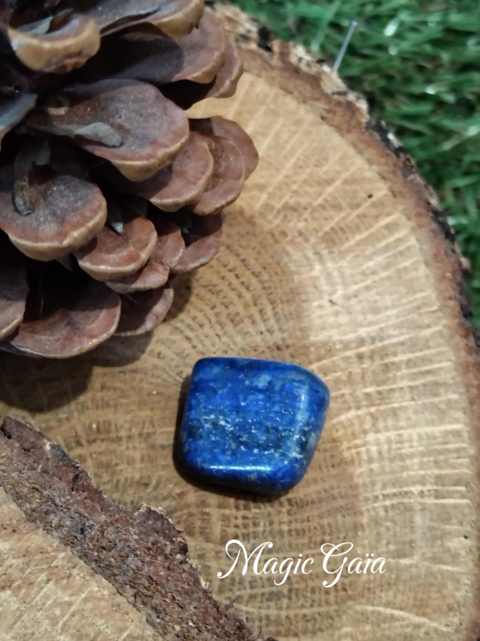 lapis lazuli pierre couleur bleue confiance en soi sérénité  bienfait lithothérapie vertusmagic gaia