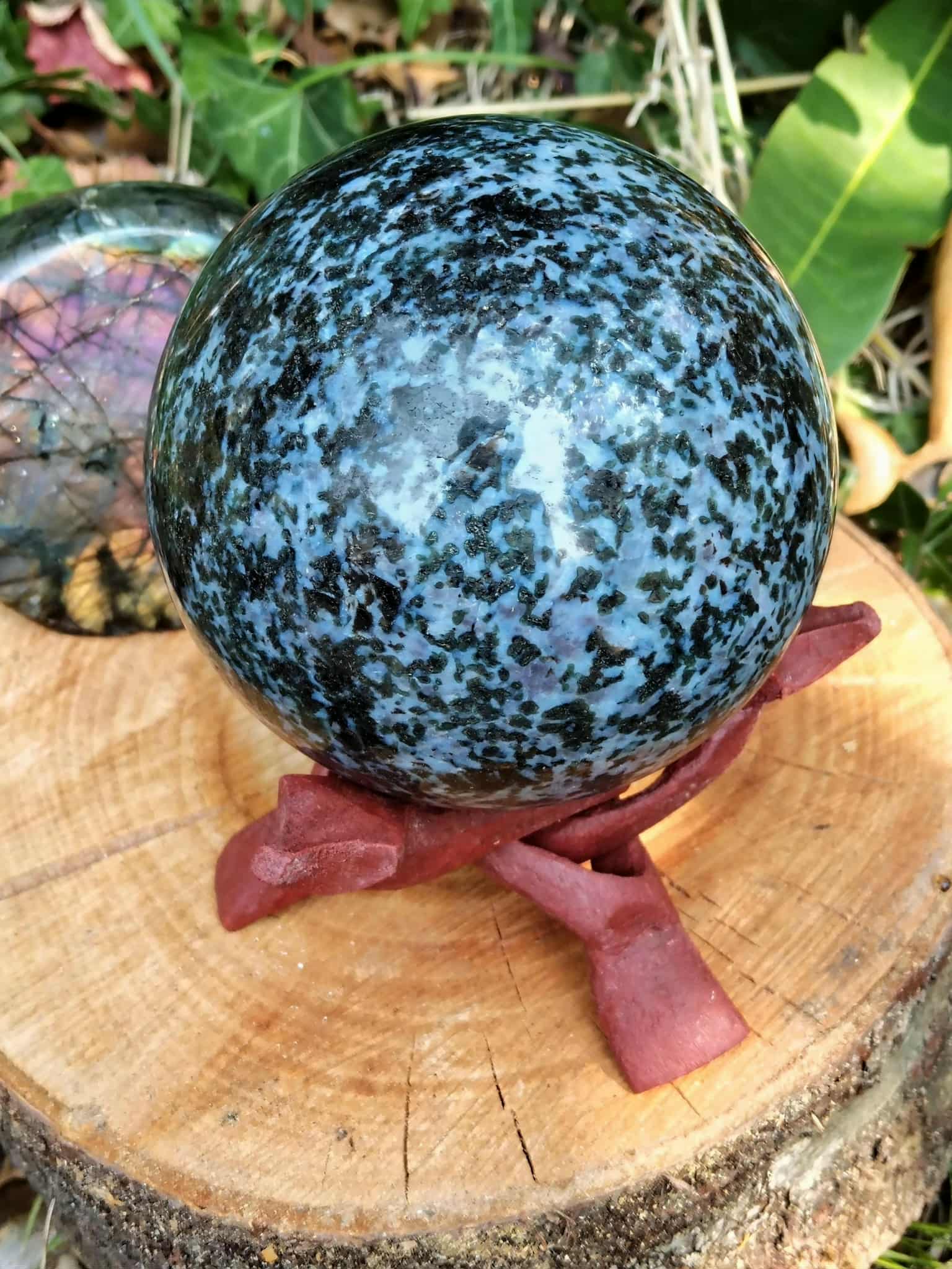 Sphère Gabbro énergie négative ancrage acidité gastrique ancrage renouveau stress fatigue magic gaia