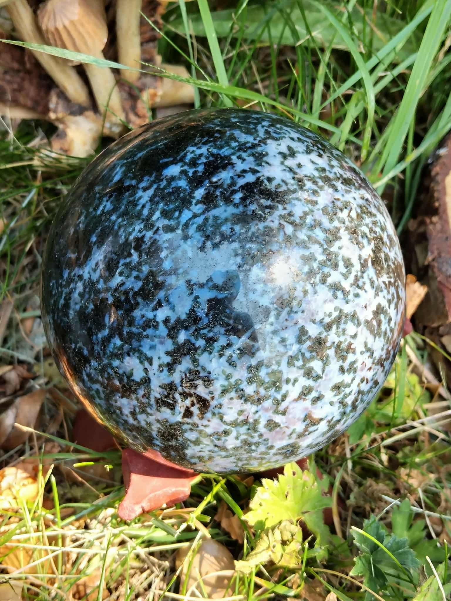 Sphère Gabbro énergie négative ancrage acidité gastrique ancrage renouveau stress fatigue magic gaia