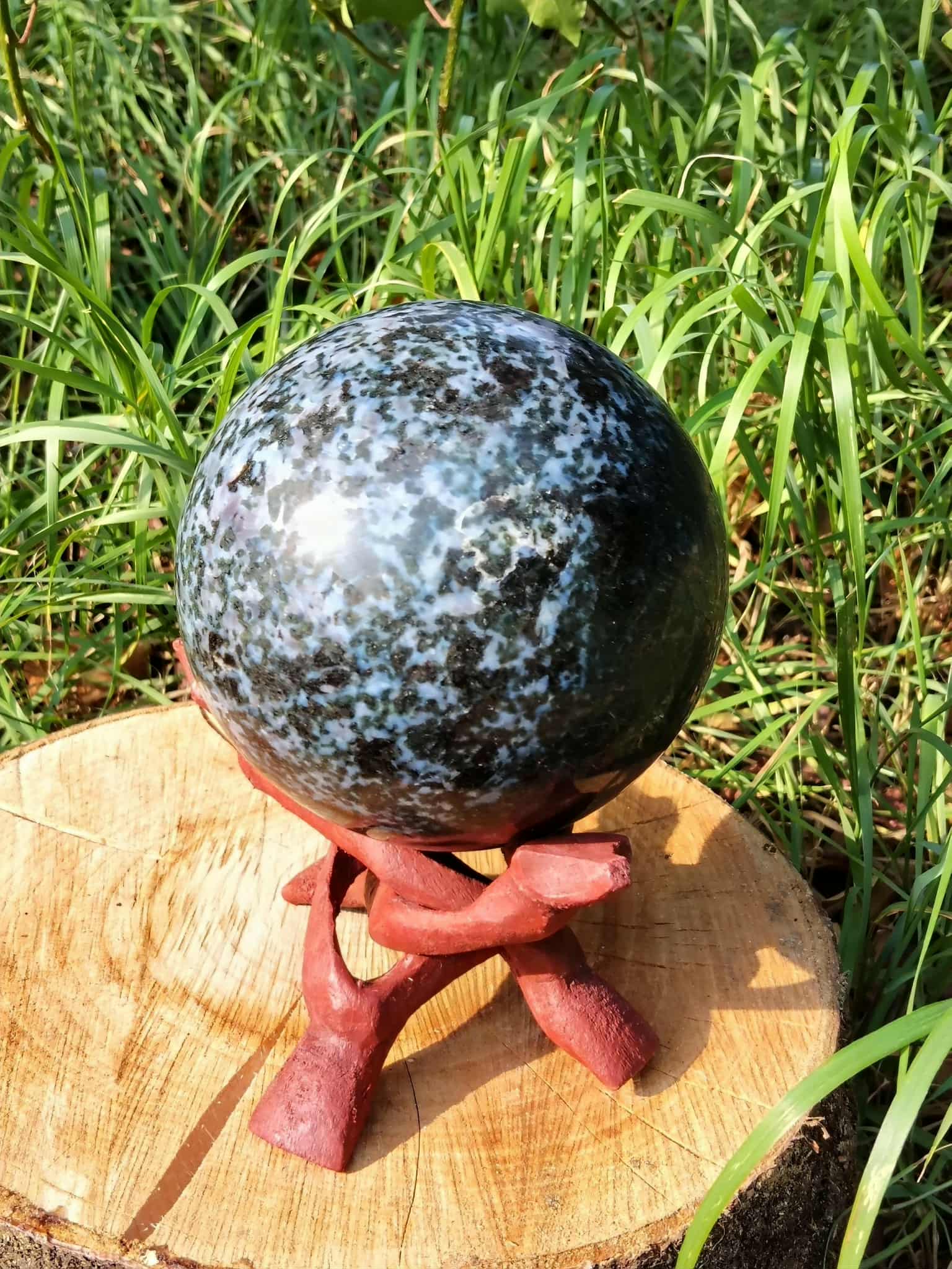 Sphère Gabbro énergie négative ancrage acidité gastrique ancrage renouveau stress fatigue magic gaia