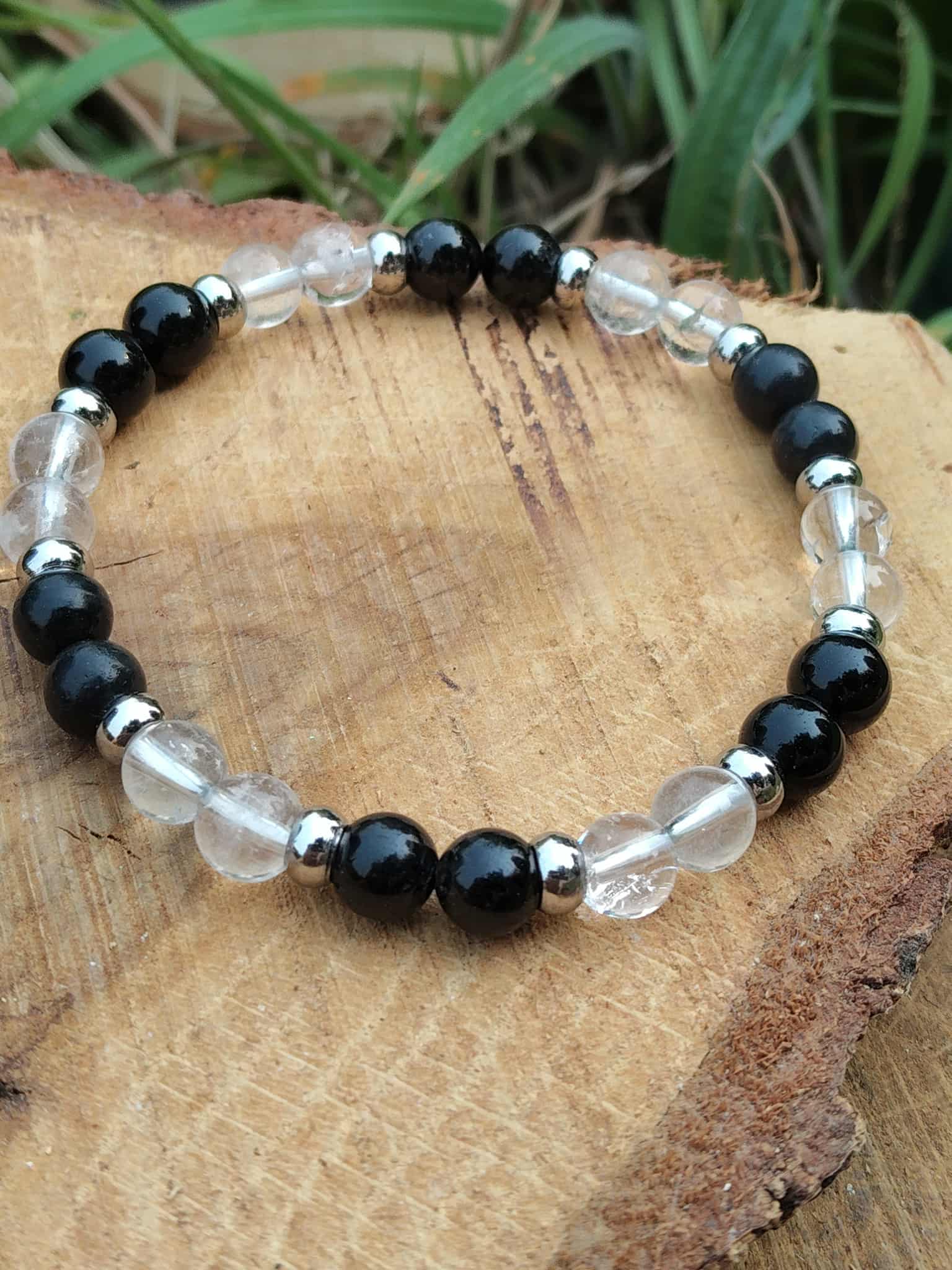 Bracelet énergie négative sur bois naturel, shungite, tourmaline noire et cristal de roche pour ancrage profond, purification et protection énergétique