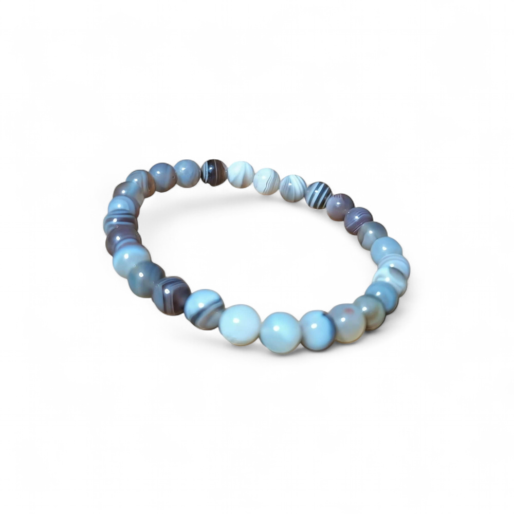 Bracelet Agate du Botswana sur fond blanc, perles naturelles 6 mm, détente nerveuse et apaisement émotionnel
