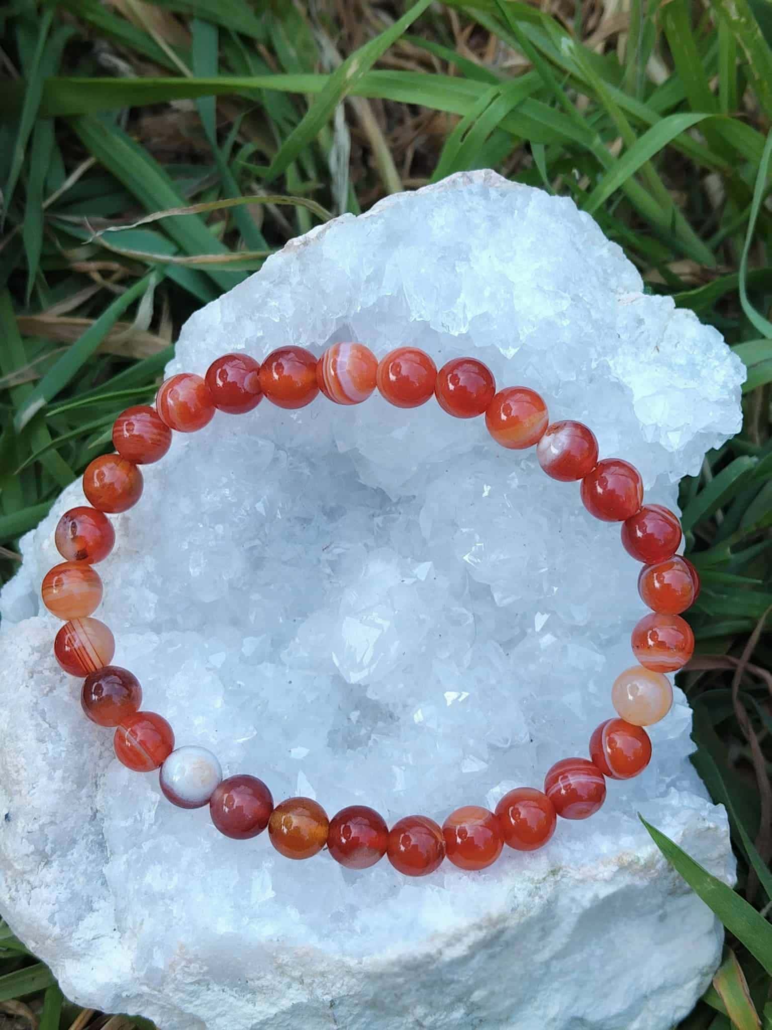 Bracelet cornaline sur amas de quartz, perles orange 6 mm pour lucidité, enthousiasme et feu intérieur maîtrisé