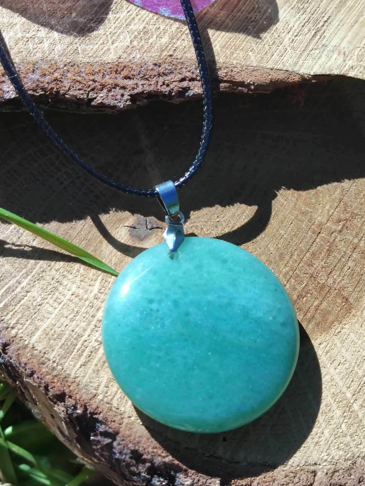 Pendentif rond aventurine verte en pierre naturelle, bijou sur cordon noir pour sérénité émotionnelle, recentrage et respiration intérieure