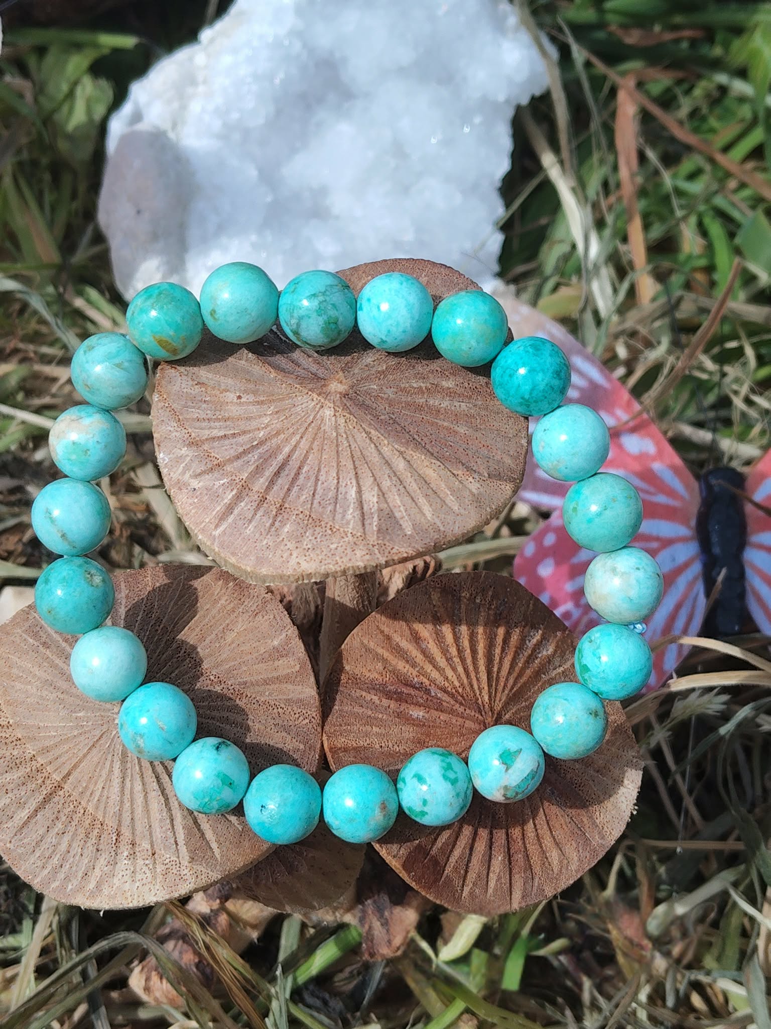 Bracelet turquoise du Pérou 8 mm sur champignons décoratifs en bois, perles bleu-vert pour stabilité émotionnelle et esprit plus clair