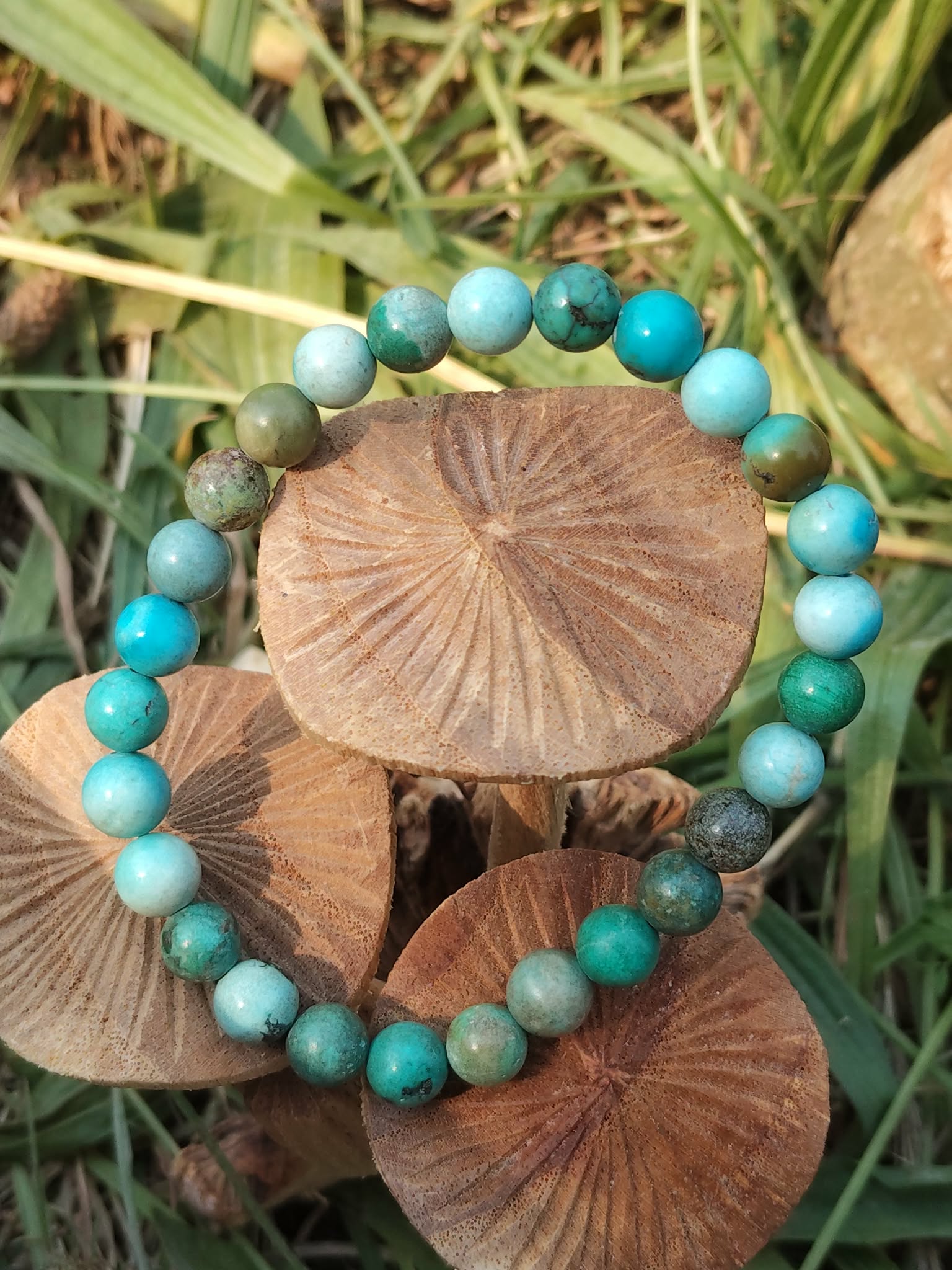Bracelet turquoise du Tibet 6 mm sur champignons et herbes, perles bleu-vert sur élastique, apaisement émotionnel et communication sereine